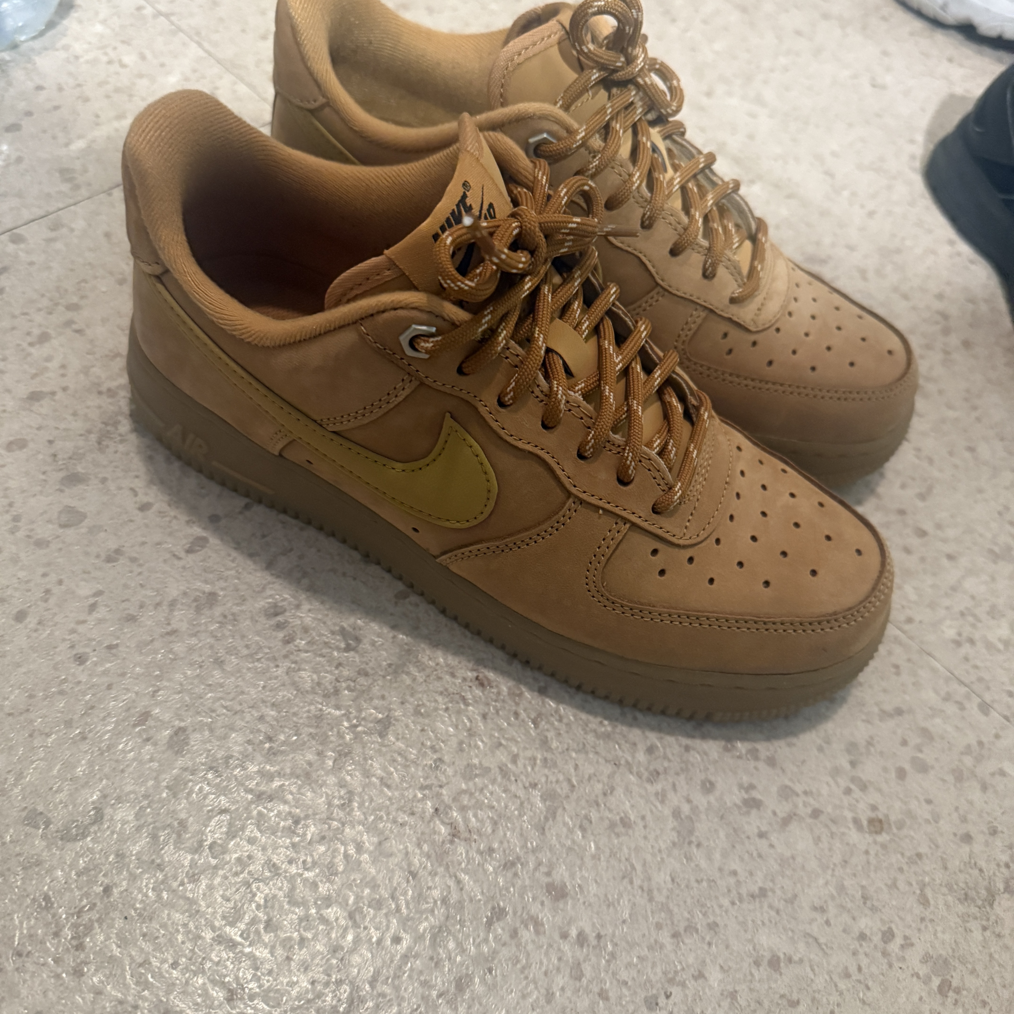 (W) Nike Air Force 1 '07 WB Flax Wheat 착용 스타일