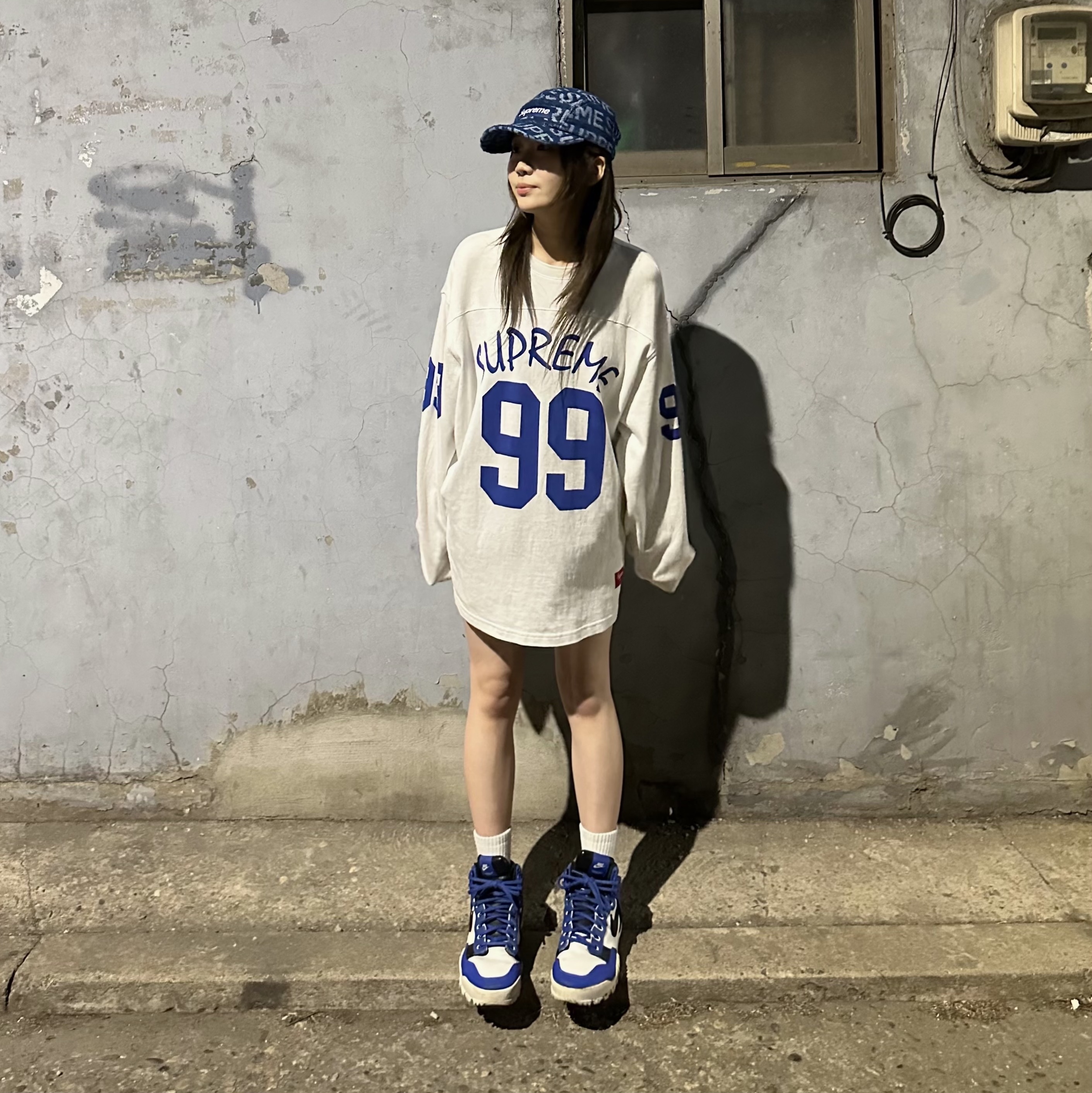 Supreme Terry Spellout Camp Cap Blue - 22SS, Supreme 99 LS Football Top Stone - 24SS 착용 스타일 - 4