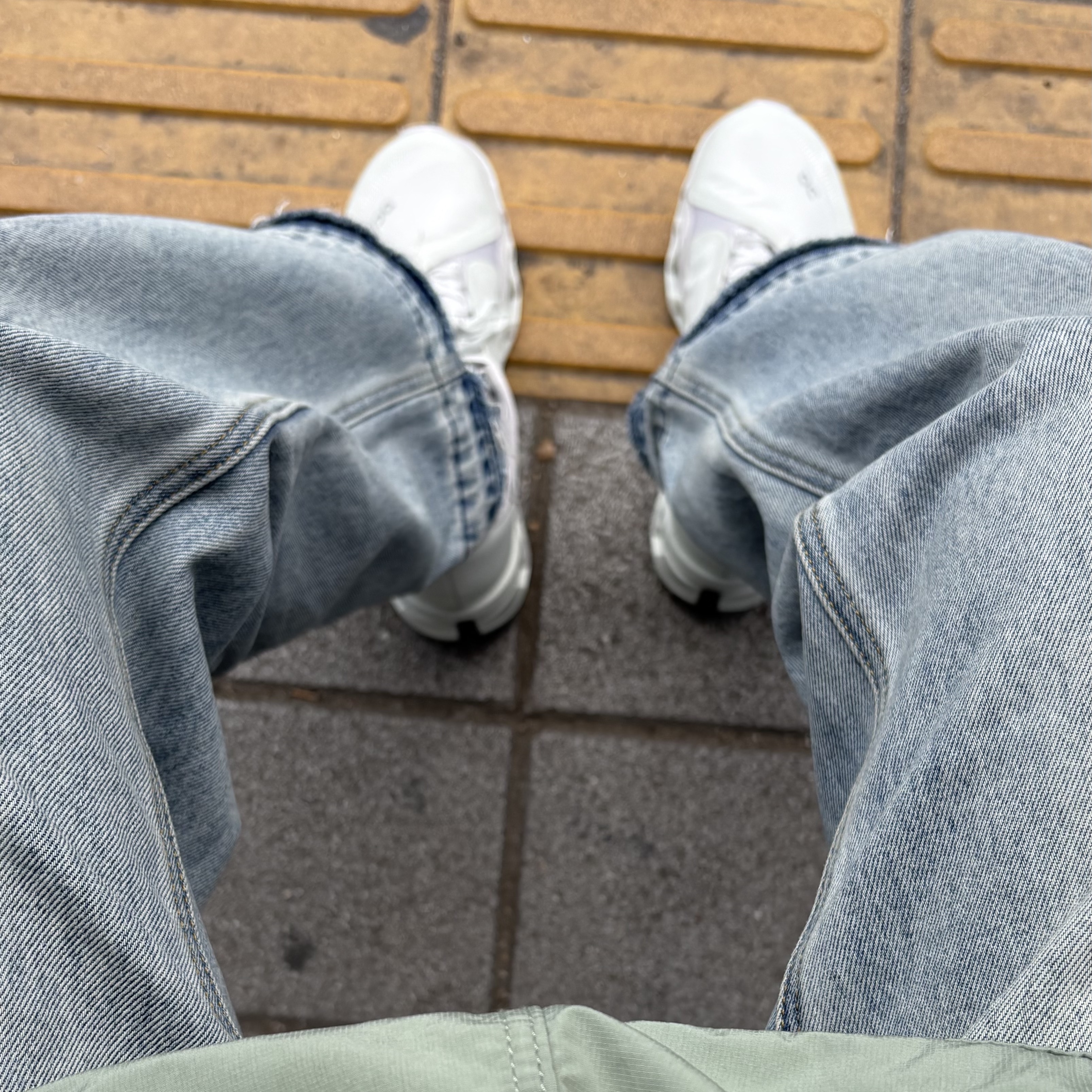 On Running x Post Archive Faction (Paf) Cloudmonster 2 Vapor Frost 착용 스타일