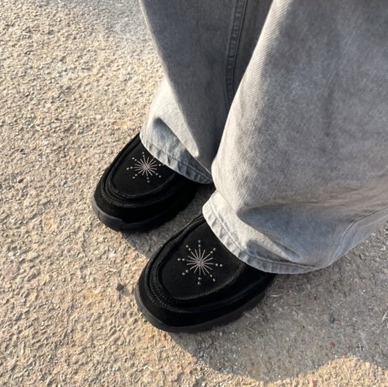 [KREAM 단독] Millo Archive X Negative Three Crescendo Desert Boots Black 착용 스타일 - 1