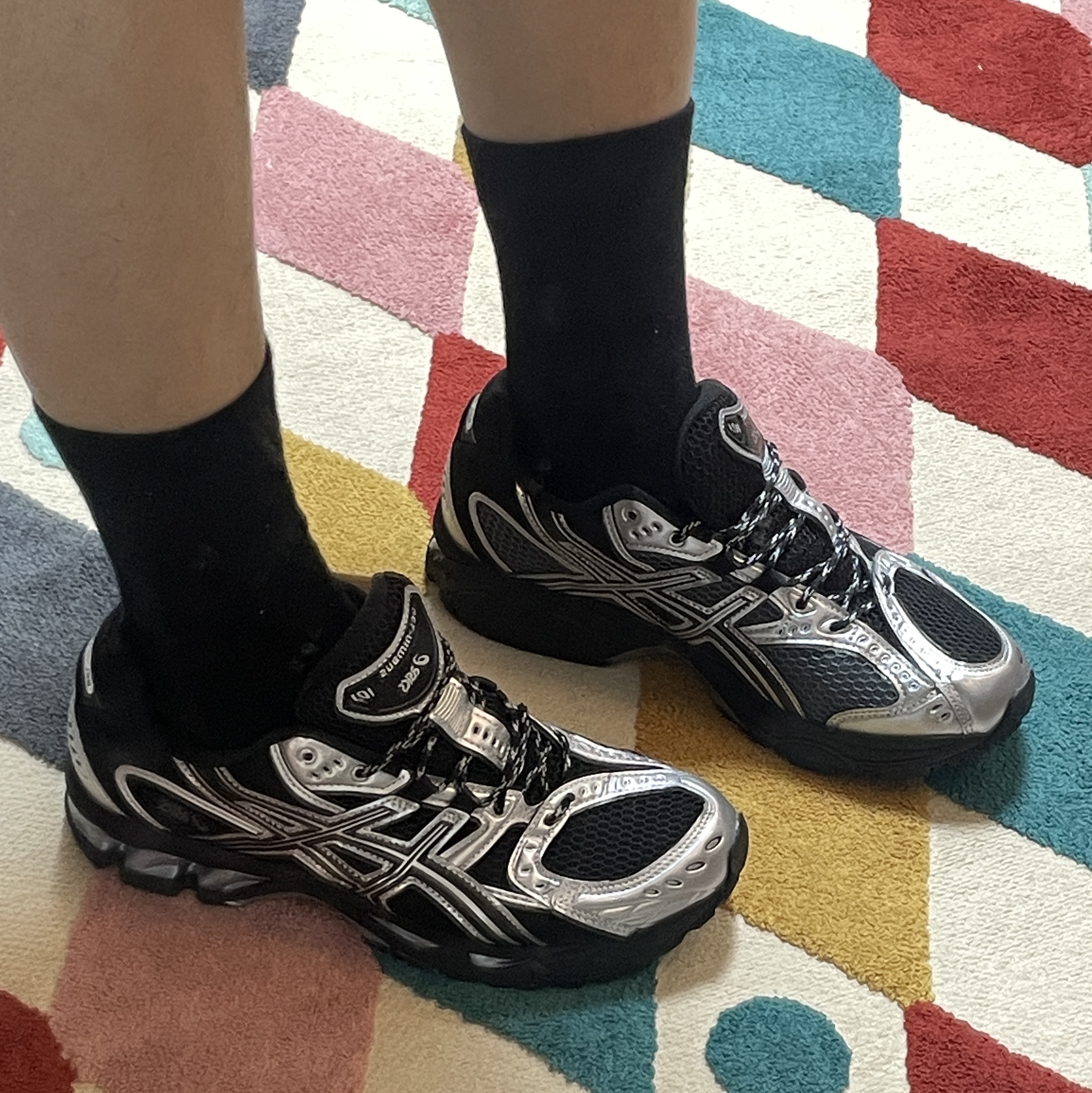 Asics Gel-Nimbus 10.1 Black Pure Silver - Korea Exclusive 착용 스타일