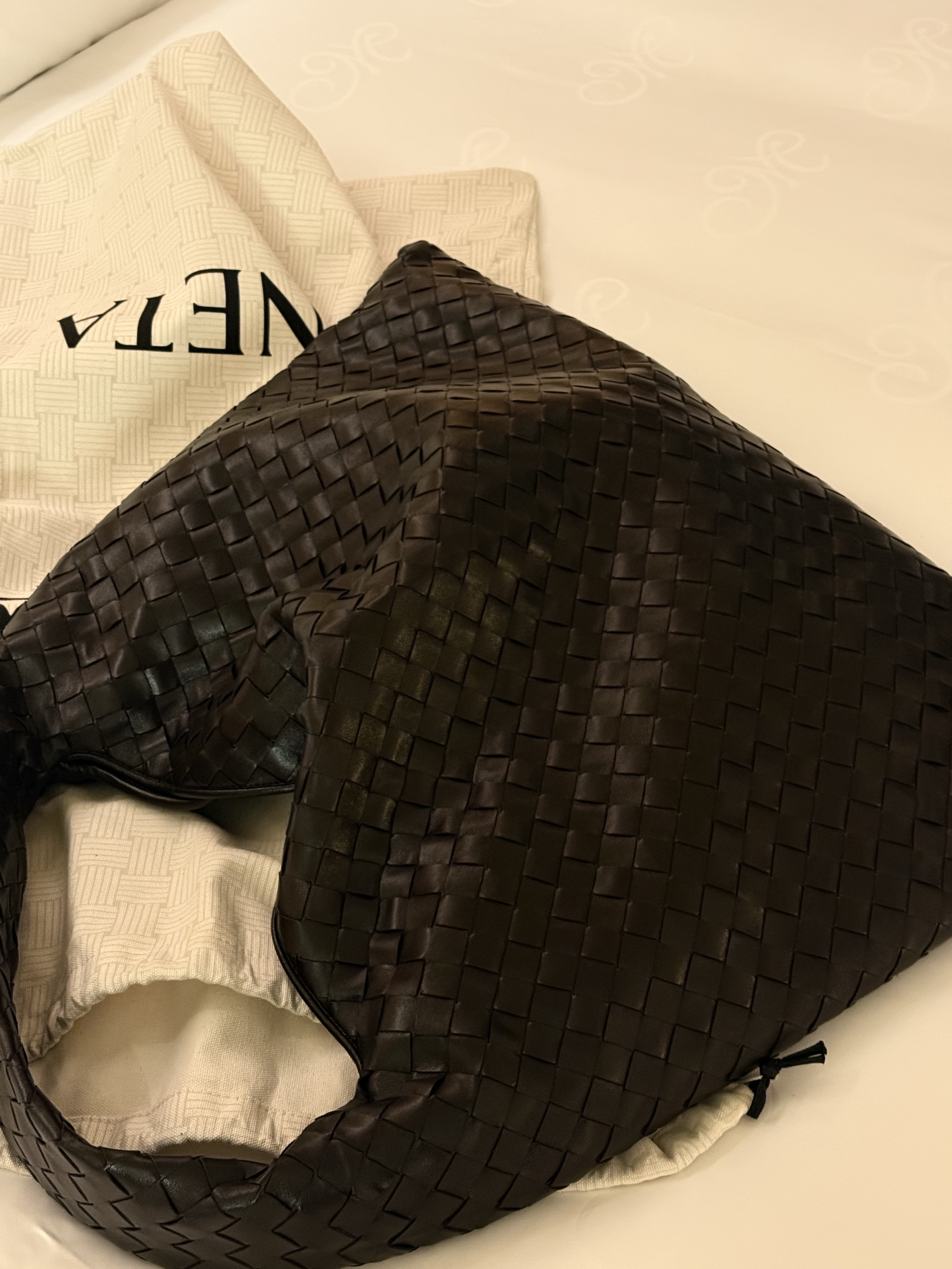 Bottega Veneta Large Hop Fondant 착용 스타일 - 1
