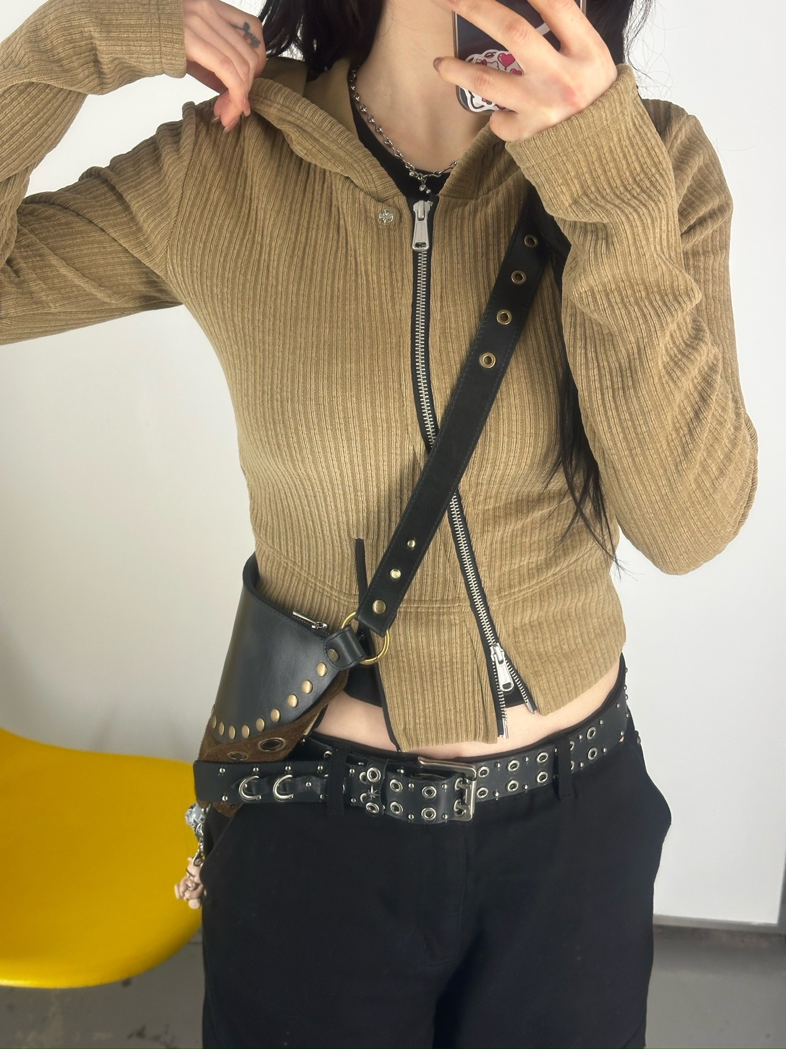 Vacant Archive Moro Ribbed Hood Zip-Up Beige, Vacant Archive Moro Ribbed Hood Zip-Up Black 착용 스타일
