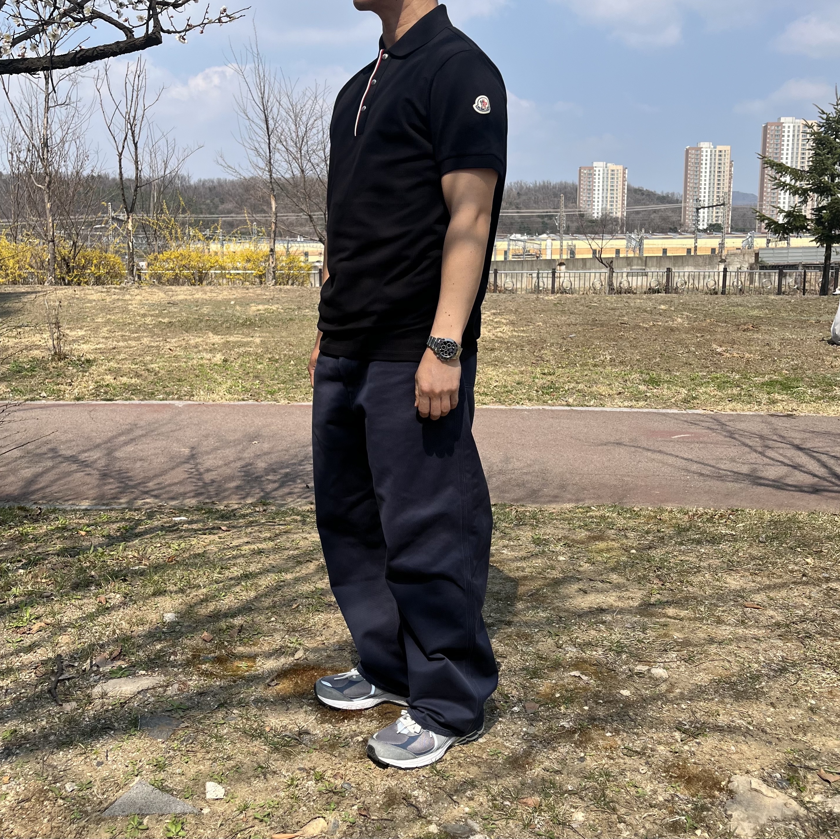 Moncler Logo Polo T-Shirt Black - 24SS, Ciota Cotton Twill Painter Pants Stone Bio Black - 24FW 착용 스타일 - 2