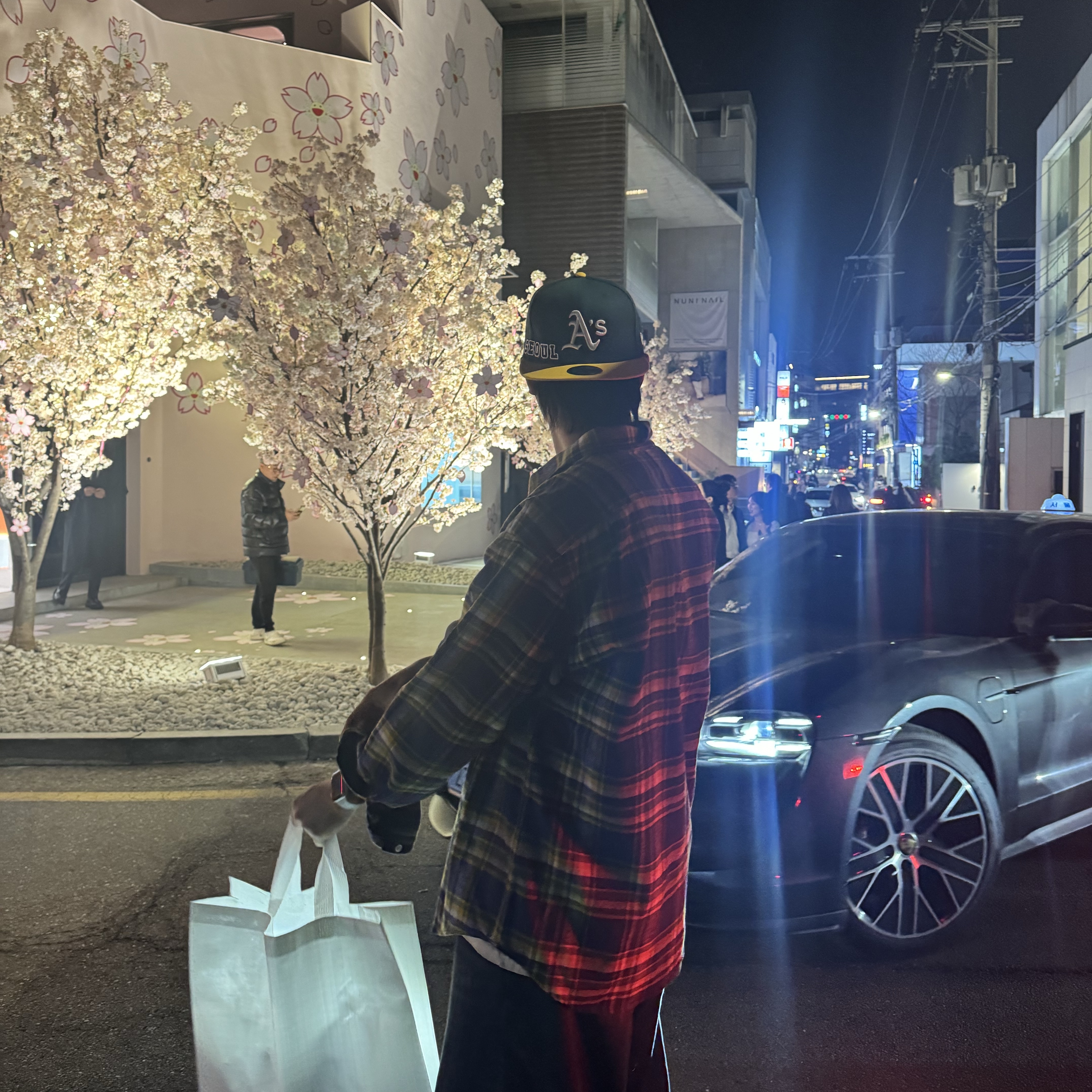 Supreme Old English Plaid Flannel Shirt Navy - 25SS, On Running x Post Archive Faction (Paf) Cloudmonster 2 Black Magnet 착용 스타일 - 1