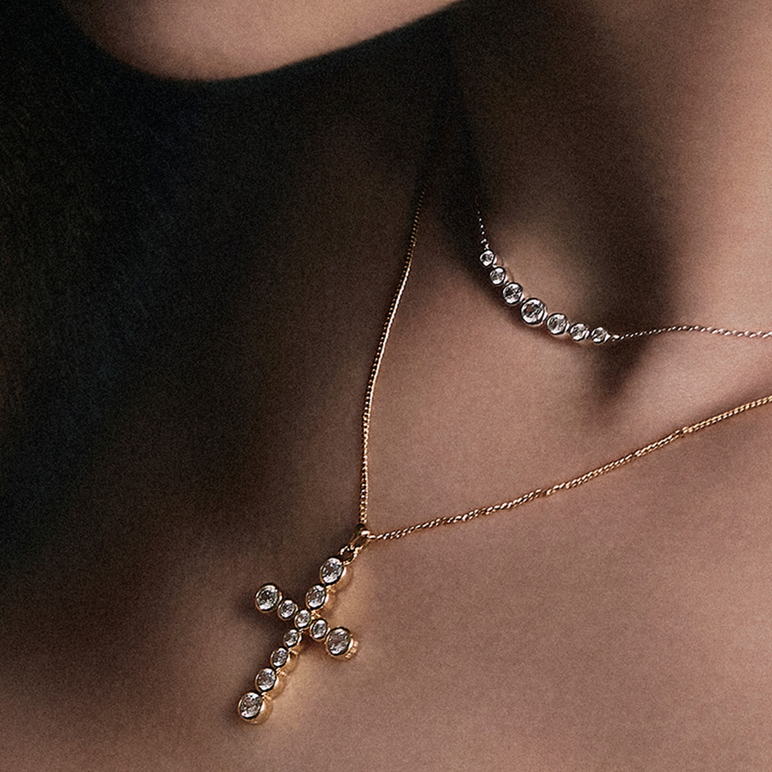 넘버링 #3729 라운드 브릴리언트 그라디언트 크로스 네크리스 골드(NUMBERING #3729 Round Brilliant Gradient Cross Necklace Gold) - 3