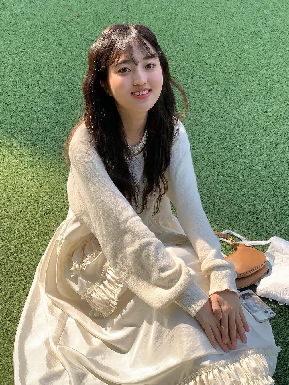 FARVEN Hazel Ruffle Dress Cream Ivory 착용 스타일 - 4