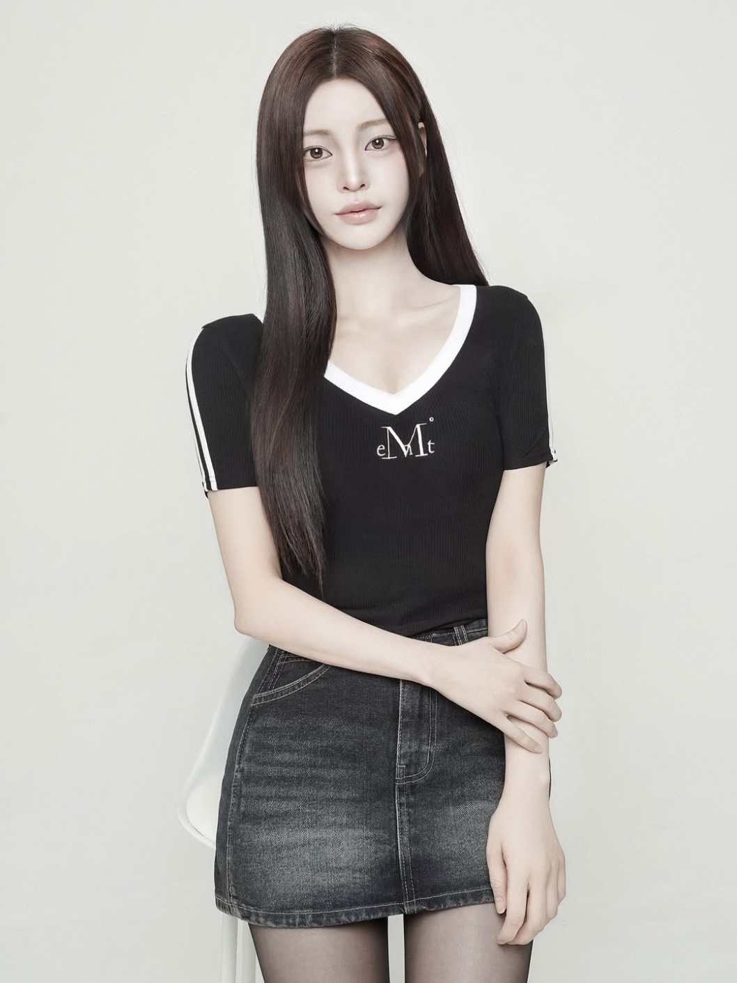 MUCENT Binding Track Line Half Sleeve T Black 착용 스타일 - 3