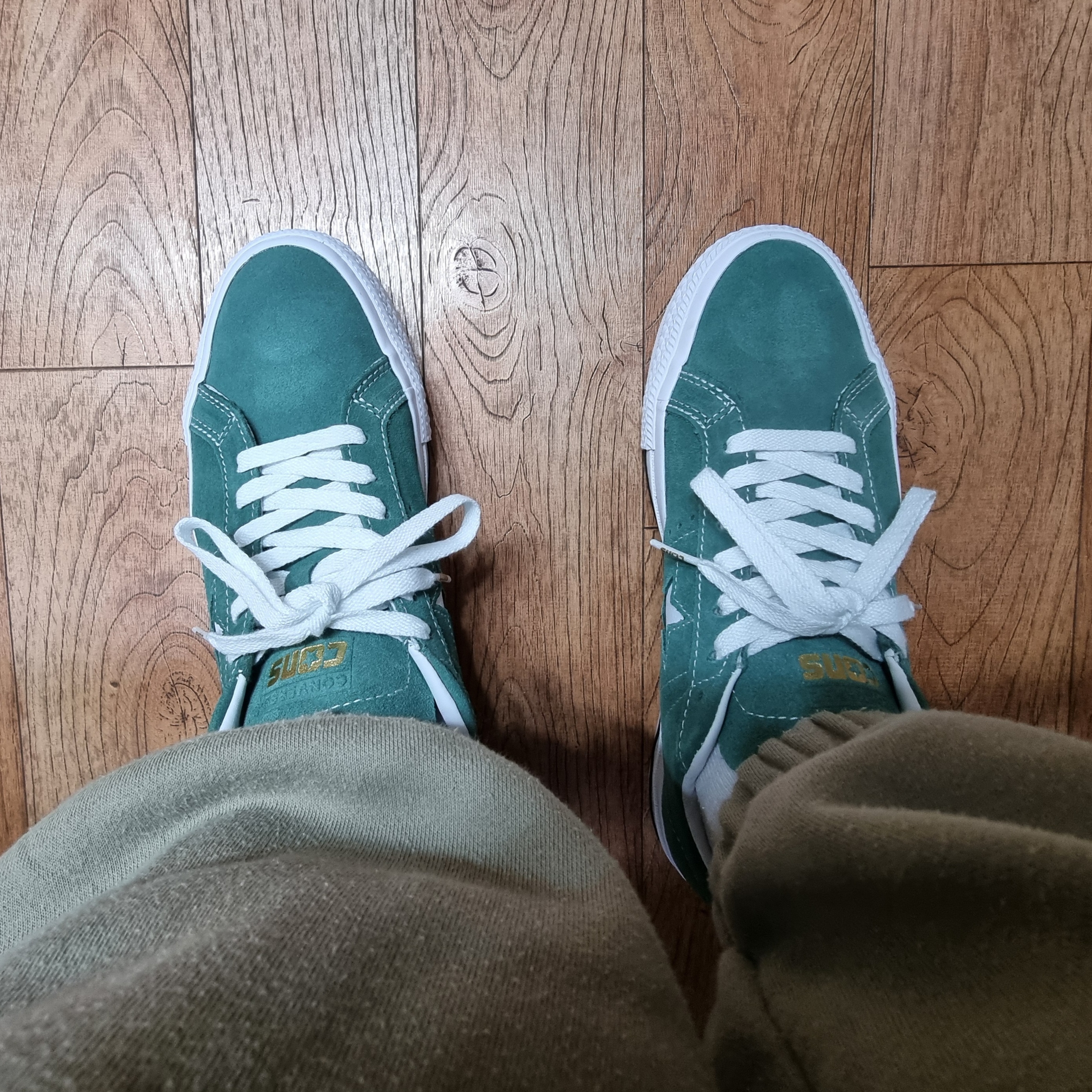 Converse Cons One Star Pro Admiral Elm Green White 착용 스타일