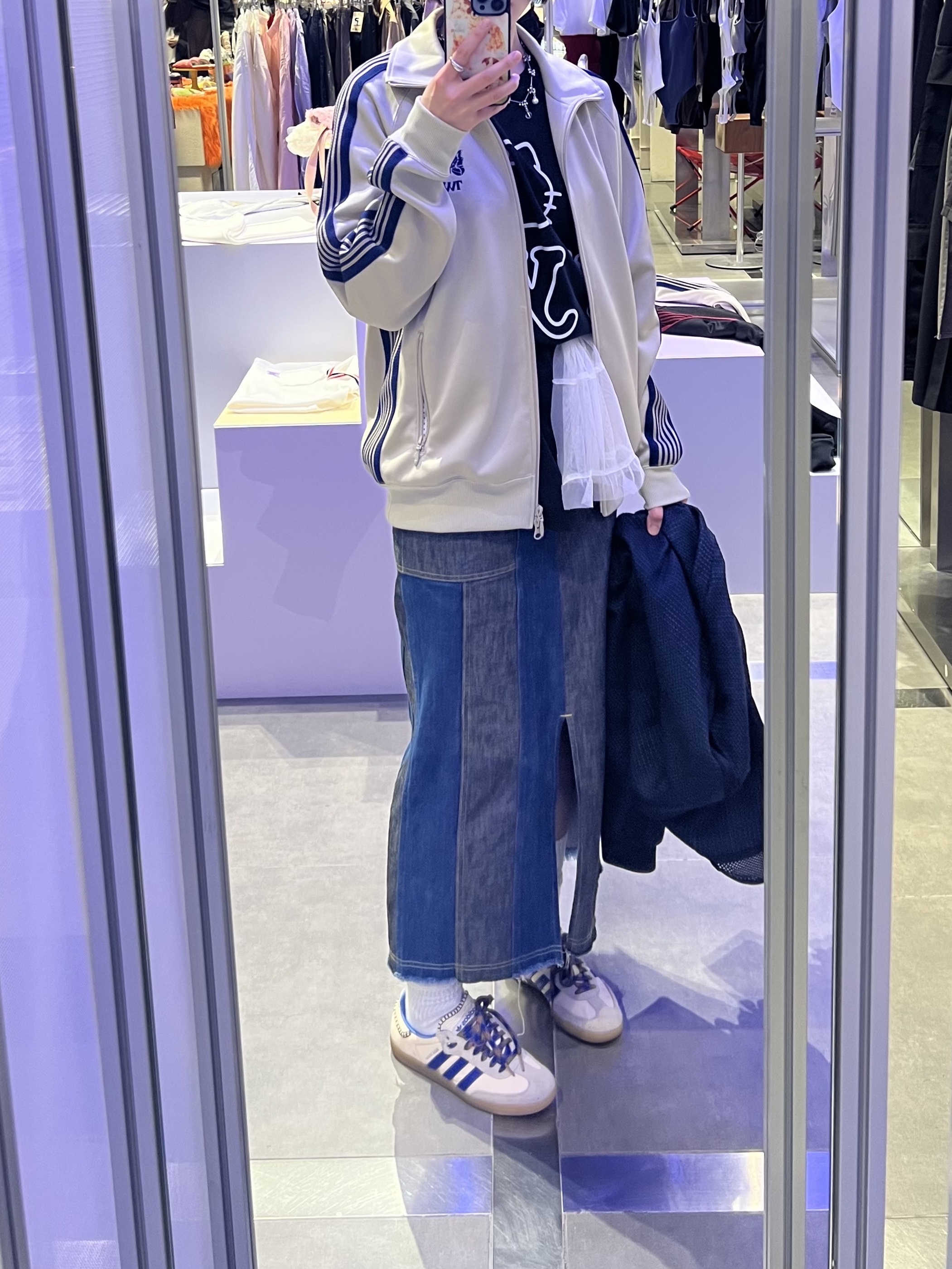 Adidas x Wales Bonner Samba Wonder Clay Royal Blue, Needles x TW Track Jacket Beige Navy 착용 스타일 - 1