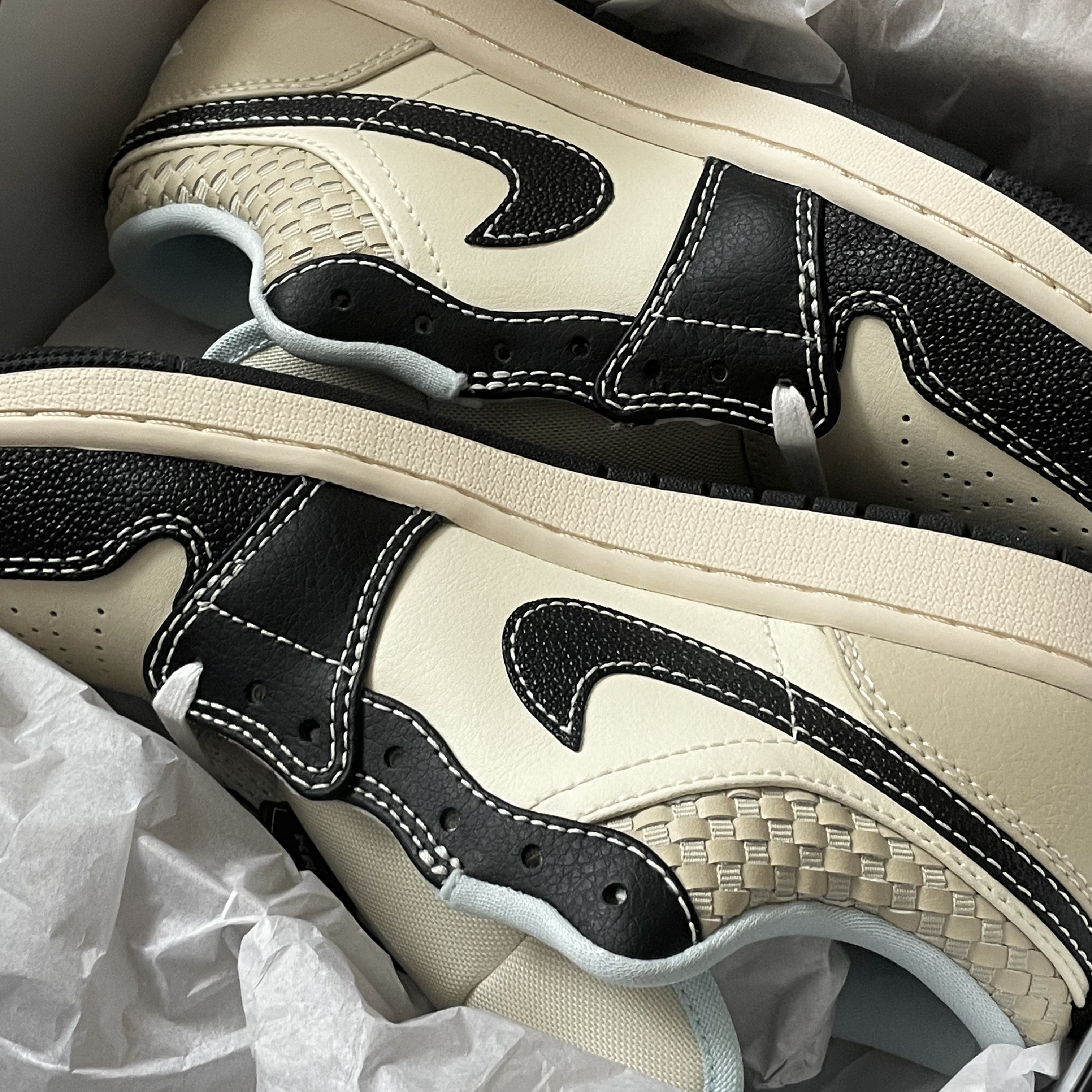 Jordan 1 Low SE Coconut Milk Muslin 착용 스타일 - 2