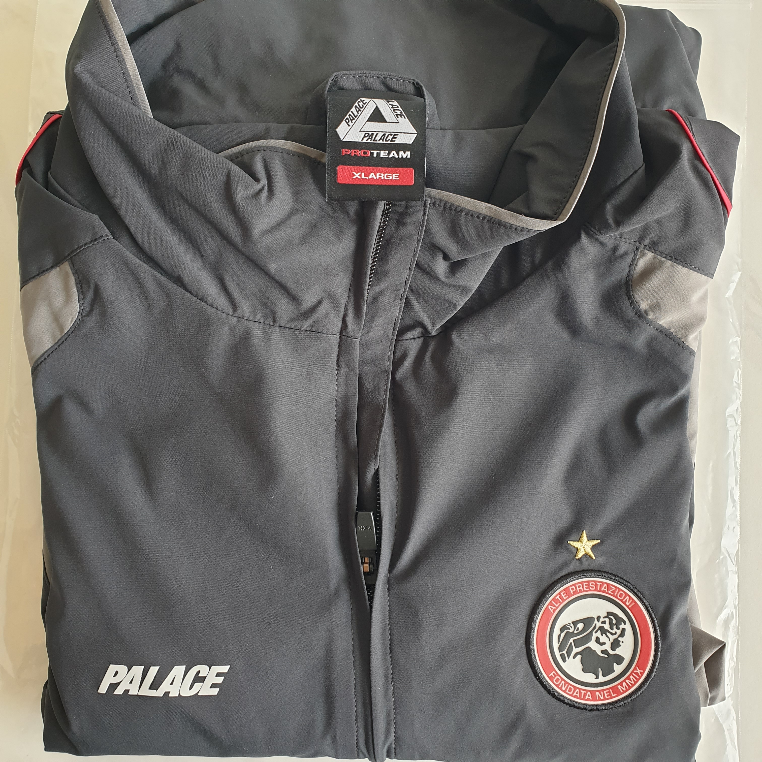 Palace Pro Team Palco Shell Jacket Black - 25SS 착용 스타일 - 1
