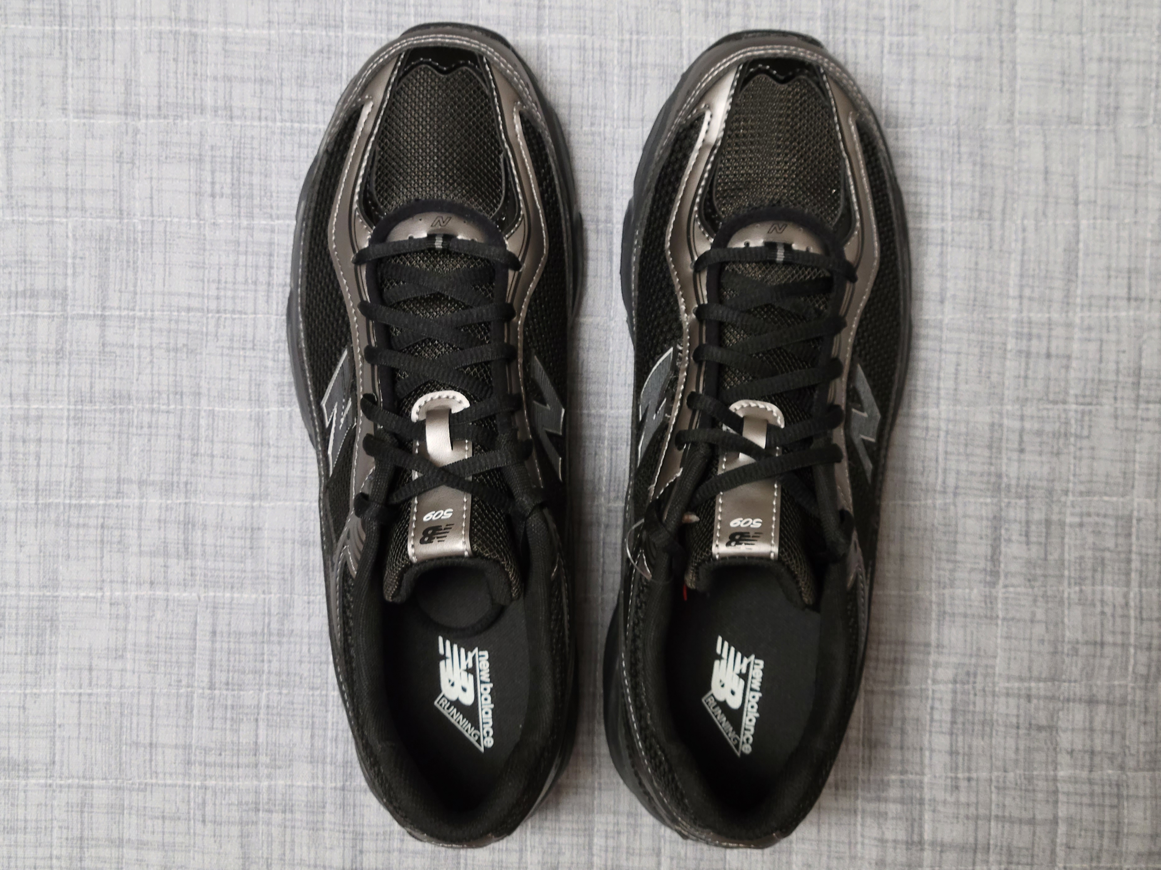 New Balance 509 Black 착용 스타일 - 4