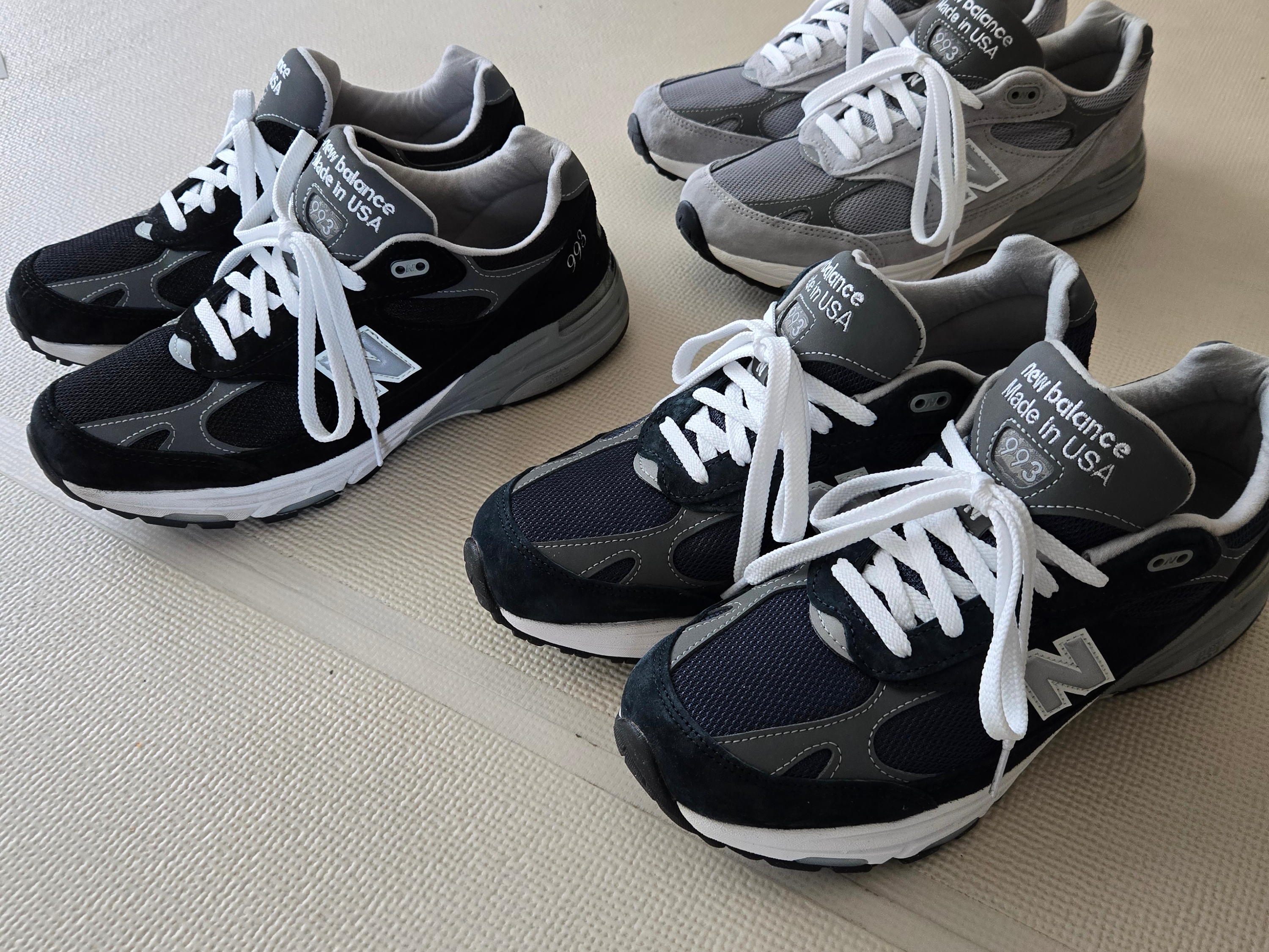 New Balance 992 Made in USA Core Black Grey, New Balance 993 Made in USA Navy - D Standard 착용 스타일 - 3