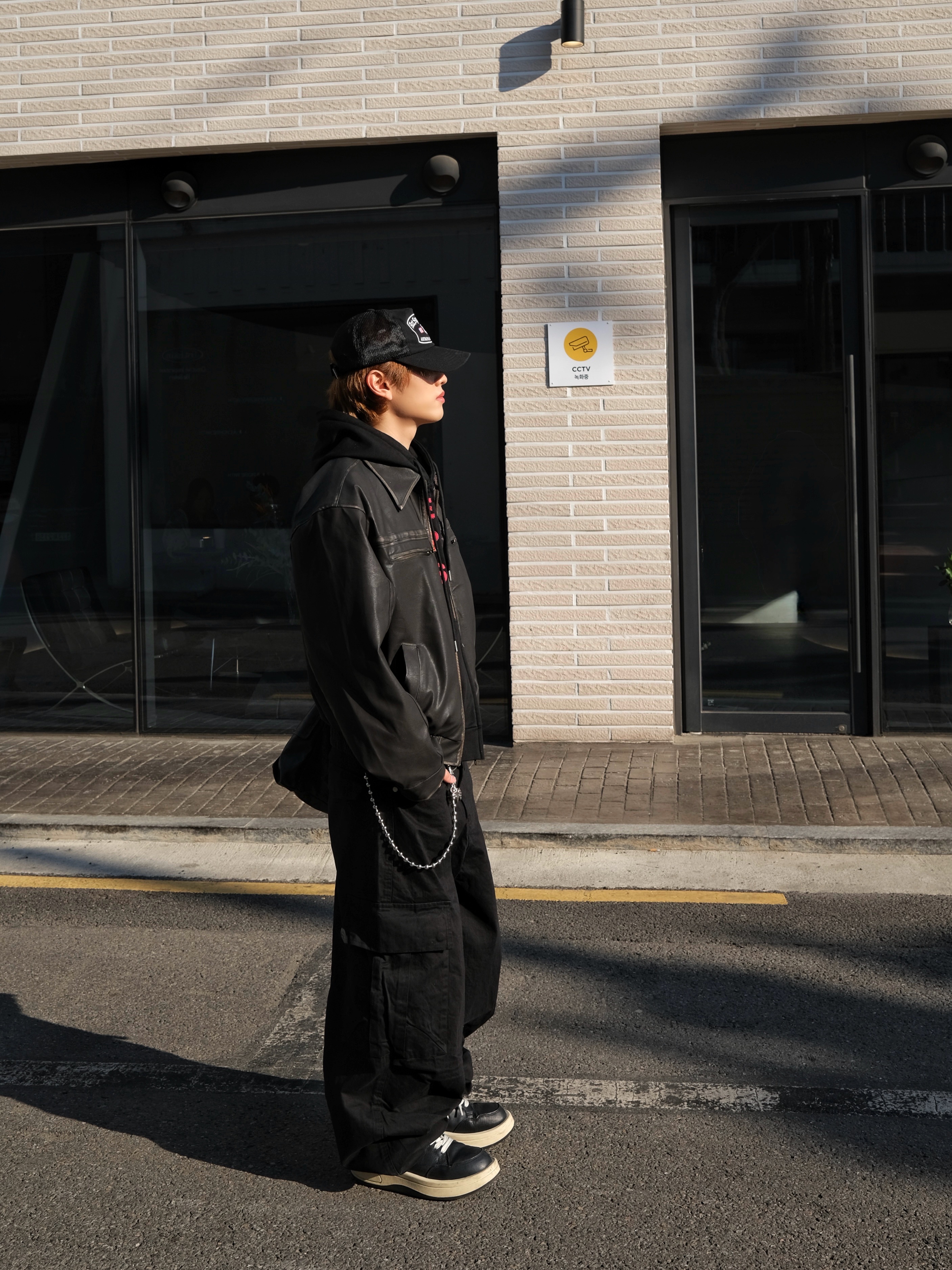 컨버스 x 다크쉐도우 터보웨폰 블랙 크림 착용 스타일 - 1