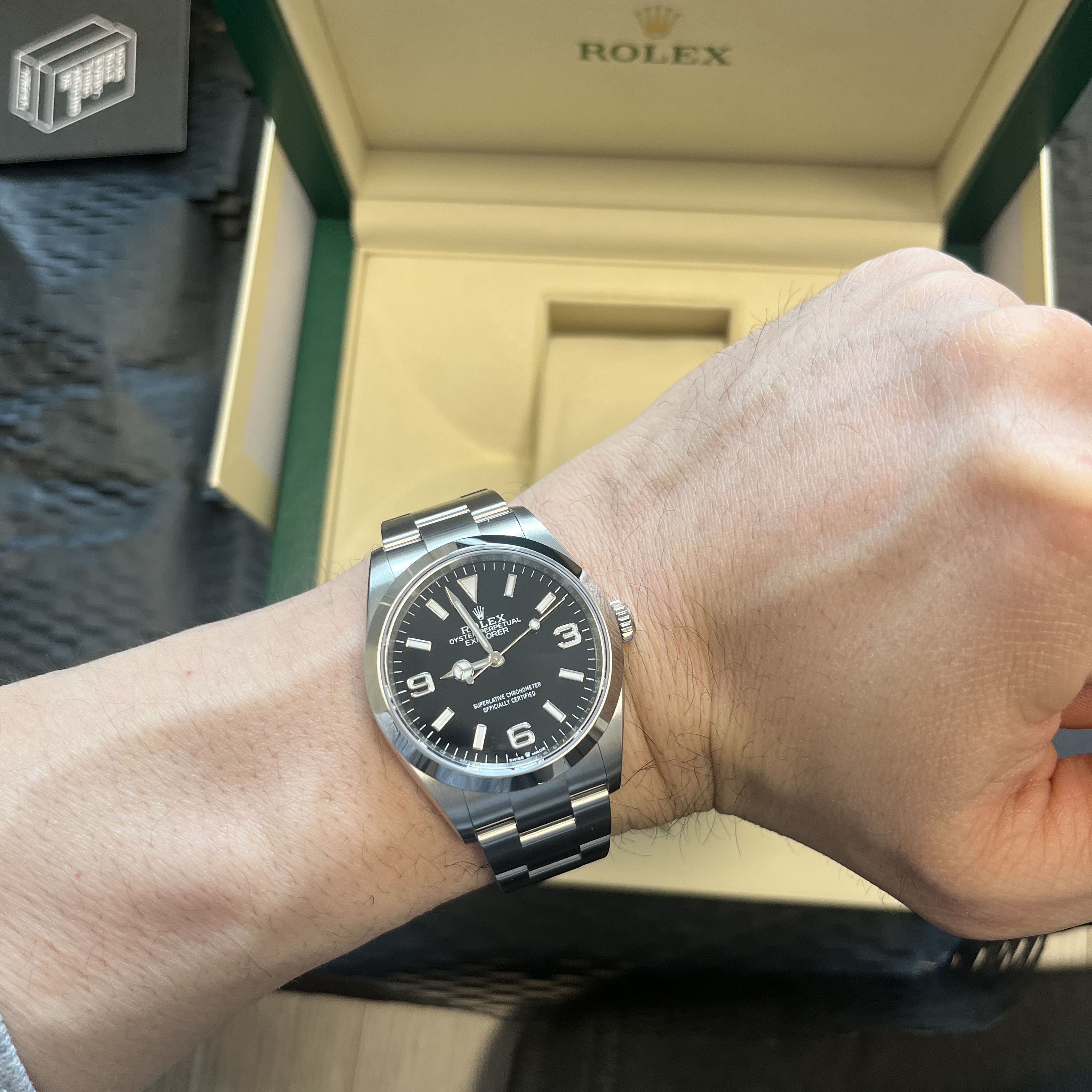 Rolex Explorer 36mm 124270 Black Oyster 착용 스타일