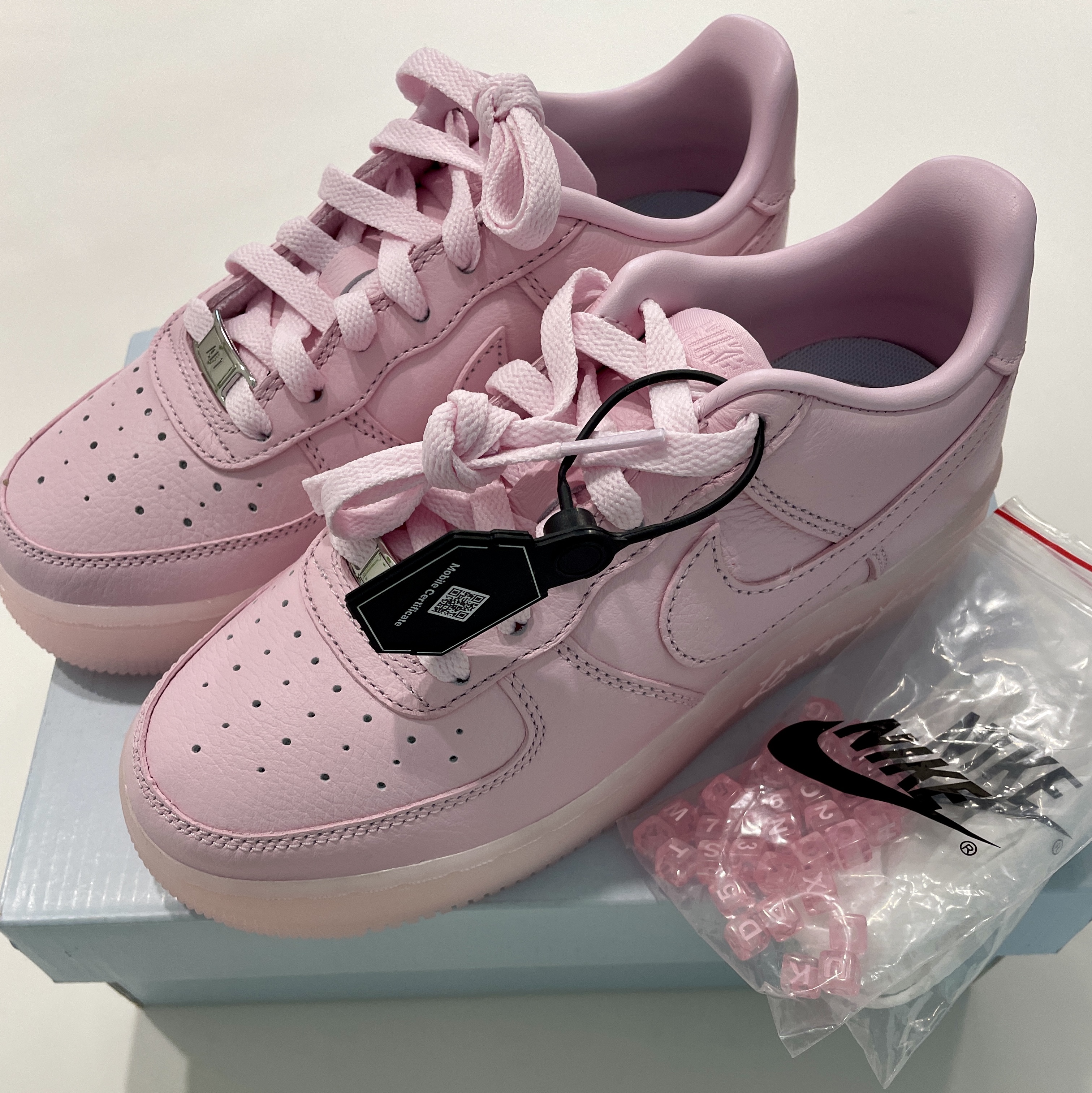 (GS) Nike x Drake Nocta Air Force 1 Low SP Certified Lover Boy Pink Foam 착용 스타일 - 2