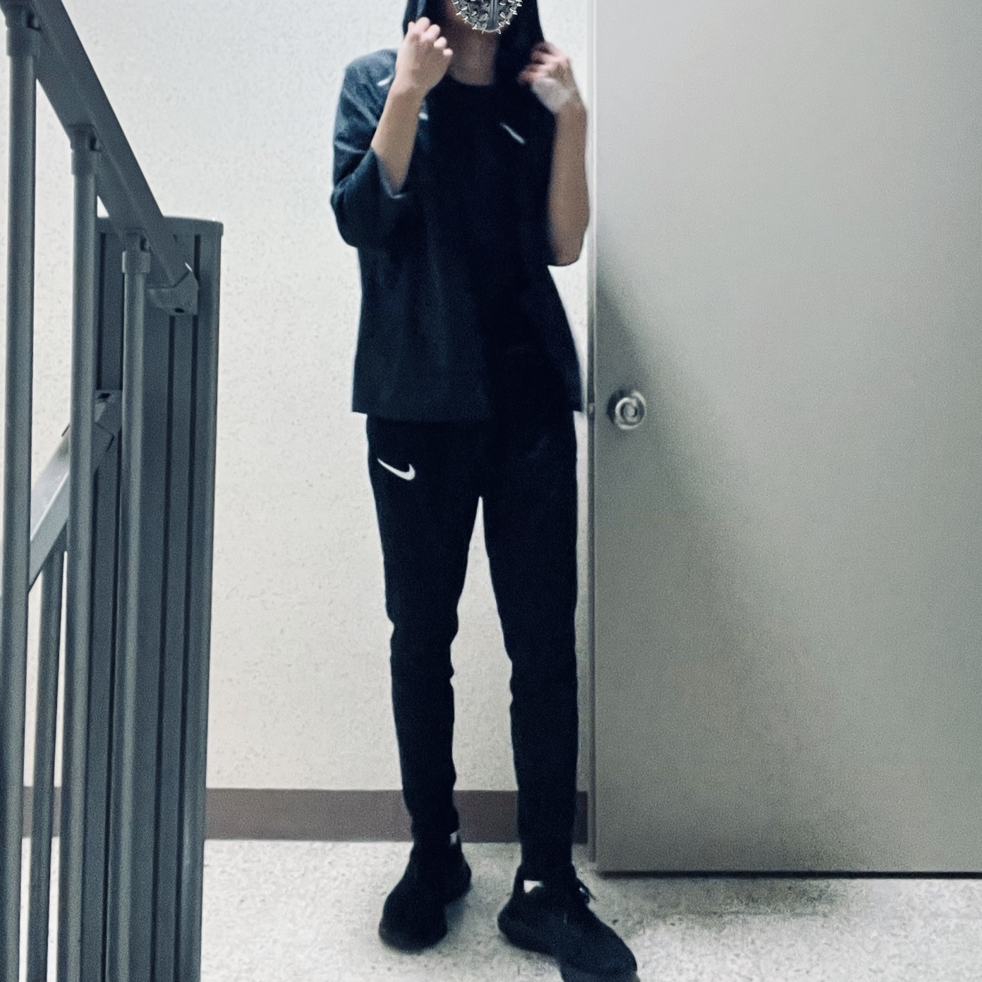 Nike React Infinity Run Flyknit 3 Triple Black, Nike Everyday Cushioned Training Ankle Socks White (3 Pack/Korean Ver.) 착용 스타일 - 2