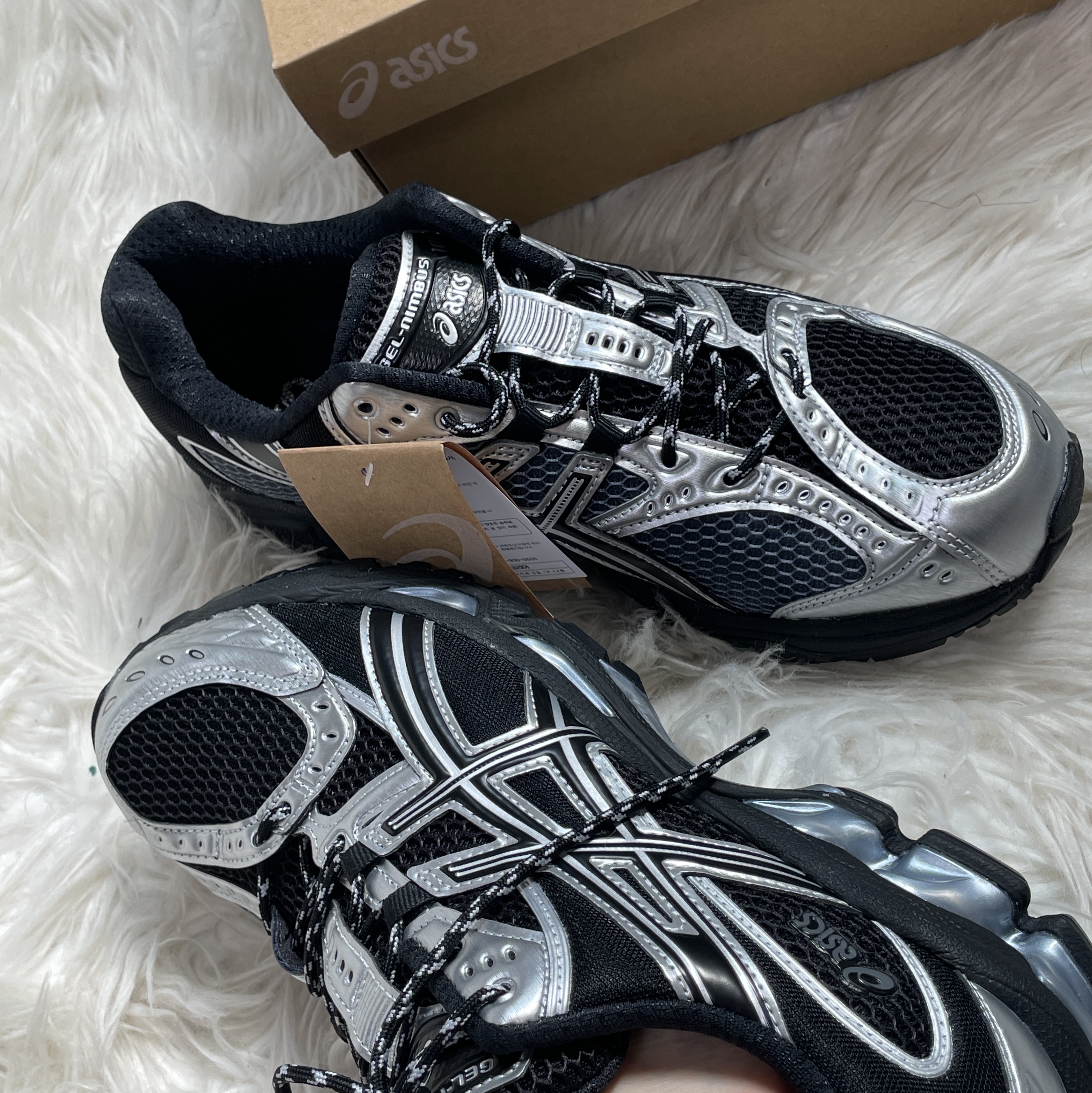 Asics Gel-Nimbus 10.1 Black Pure Silver - Korea Exclusive 착용 스타일 - 1