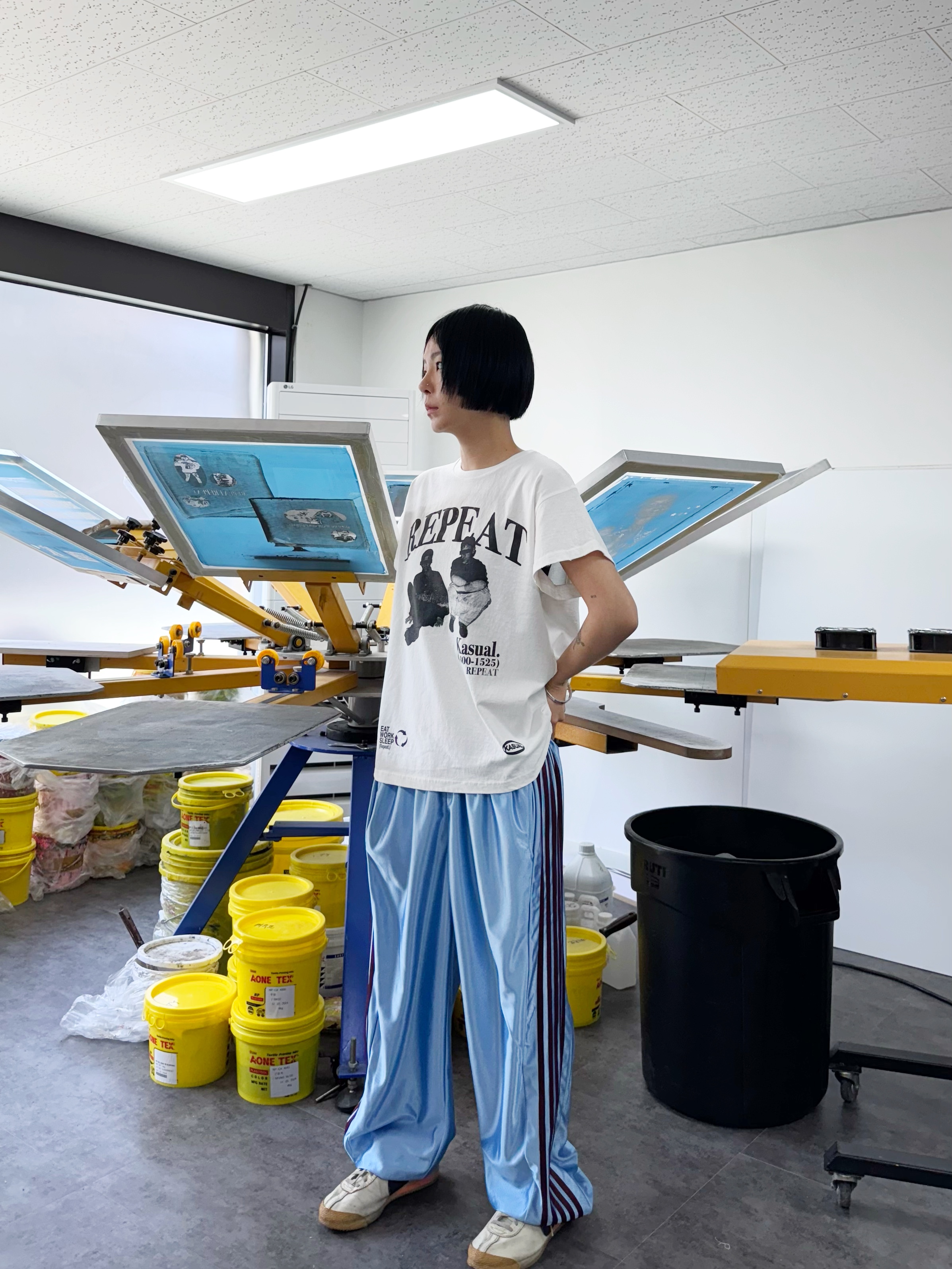 (W) Kasual Manual From T-Shirt White 착용 스타일