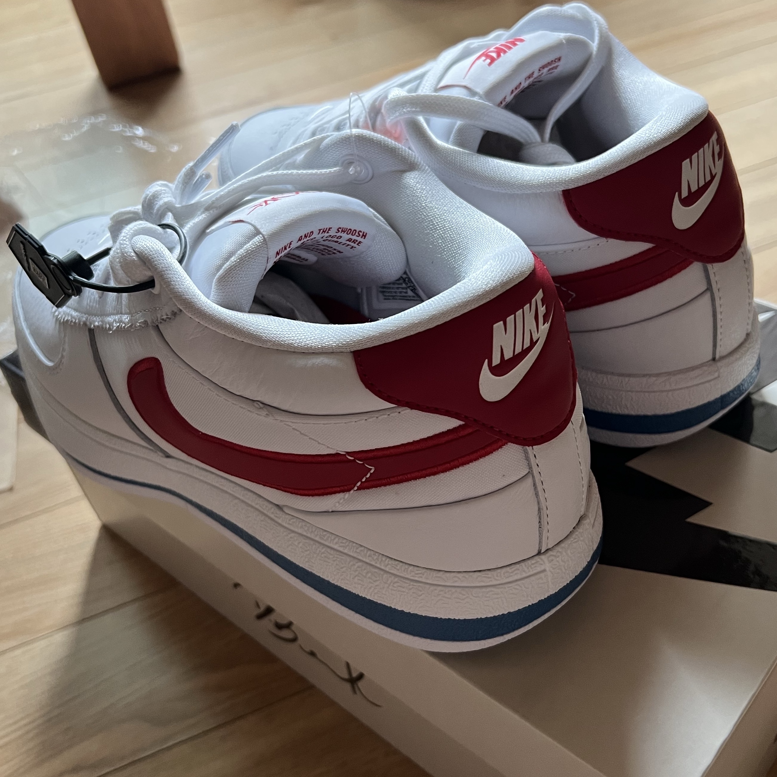 Nike Book 1 EP Forrest Gump 착용 스타일 - 2