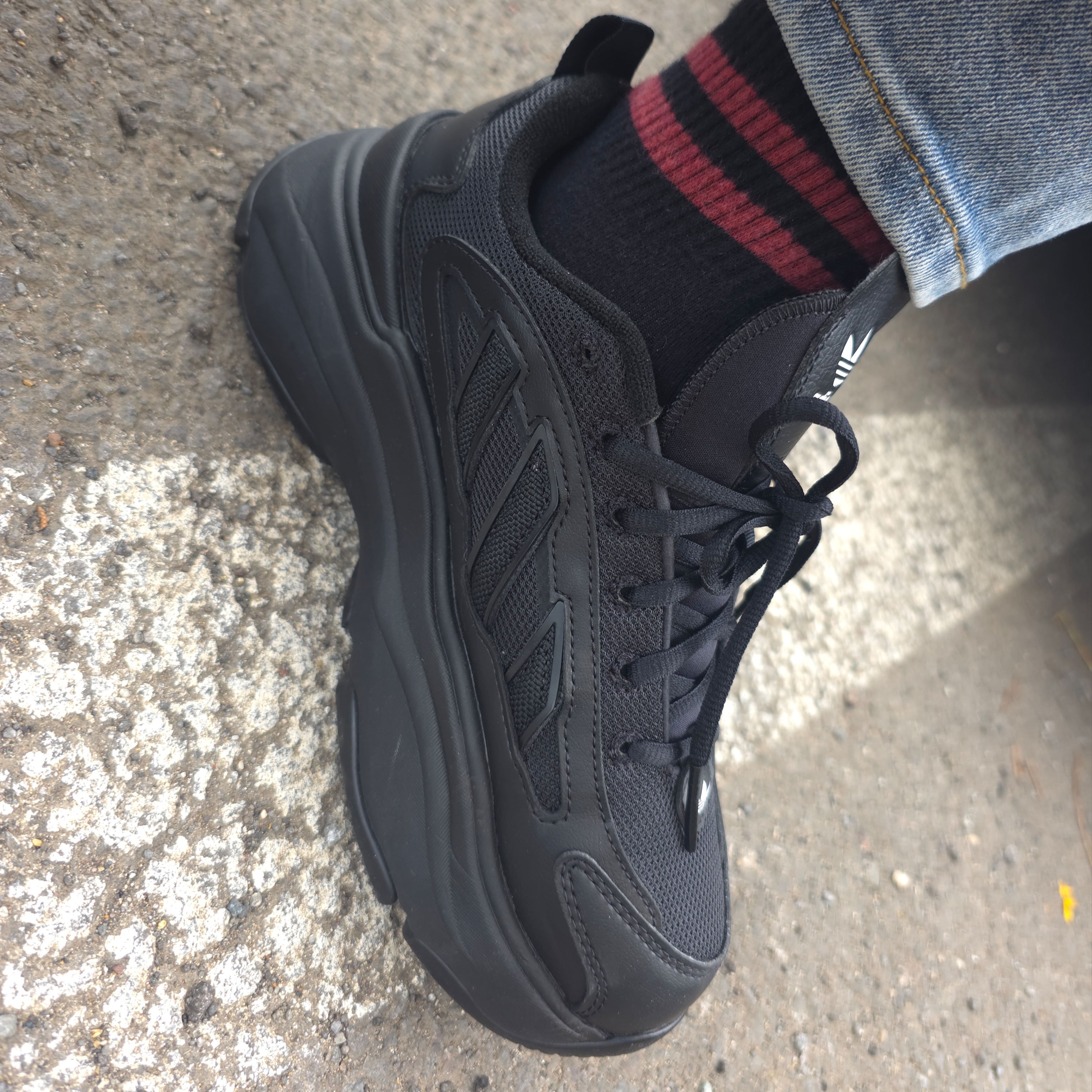 (W) Adidas Ozgaia Core Black 착용 스타일 - 3