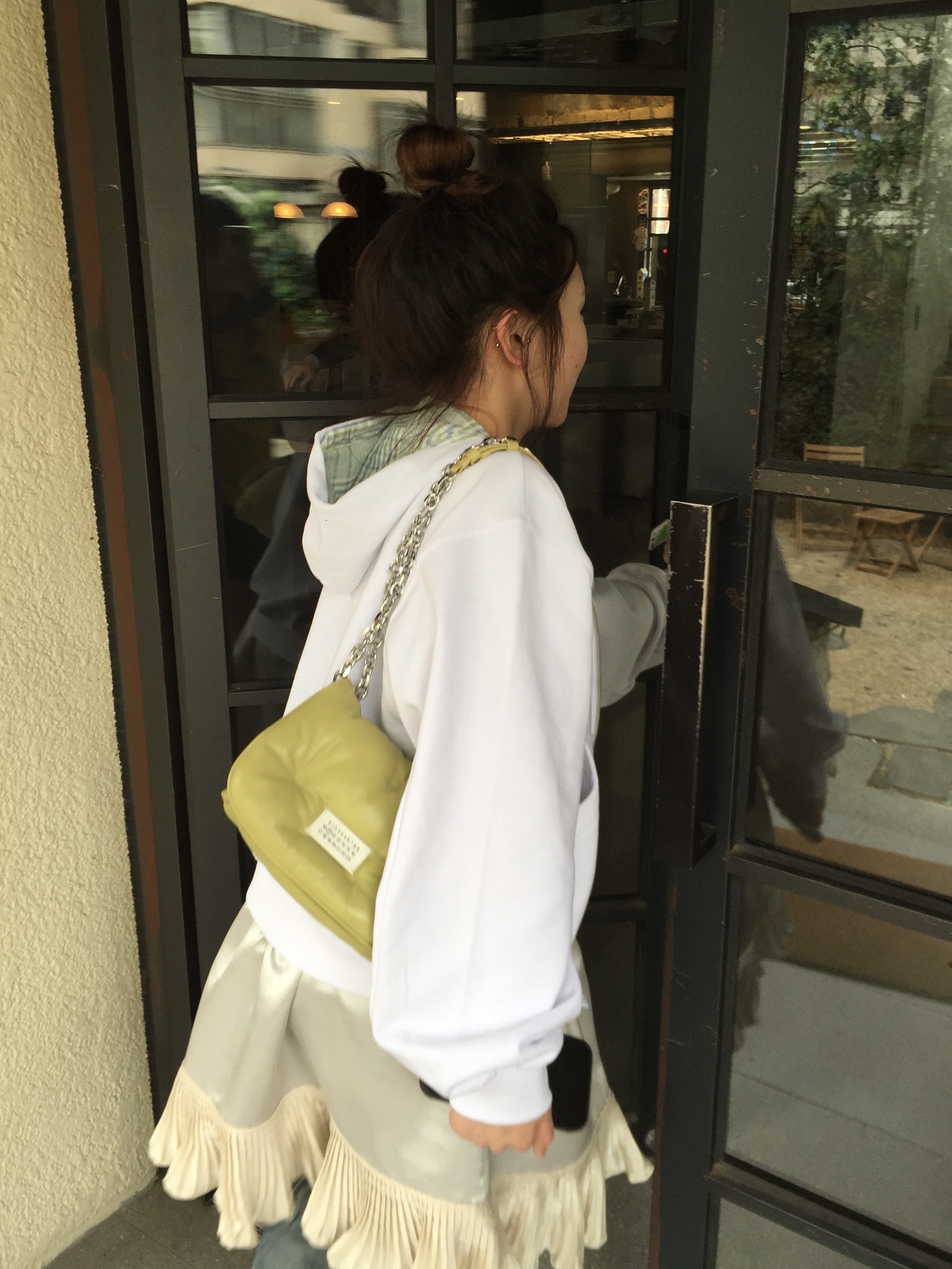 Maison Margiela Glam Slam Flap Small Linden Green 착용 스타일 - 2