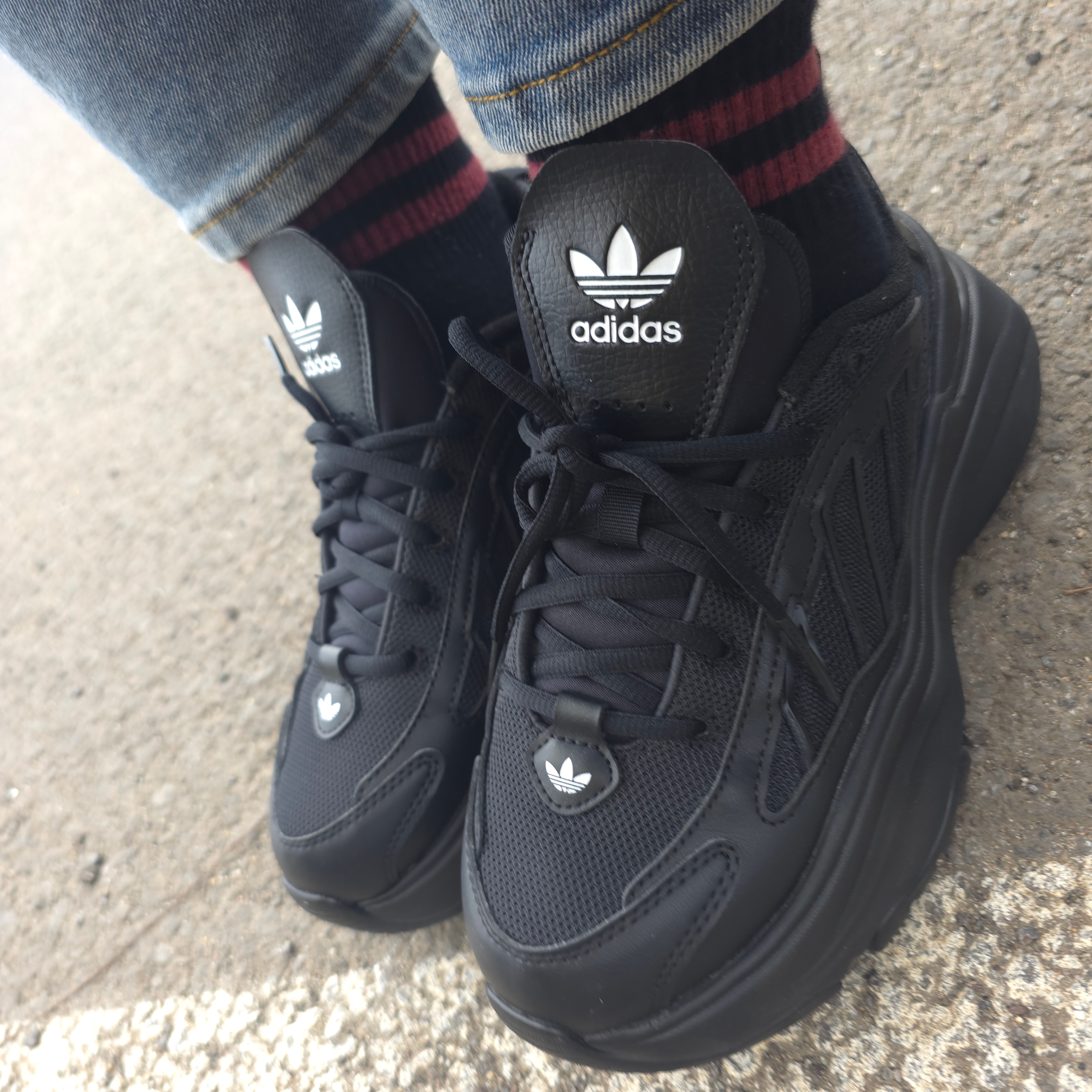 (W) Adidas Ozgaia Core Black 착용 스타일 - 1