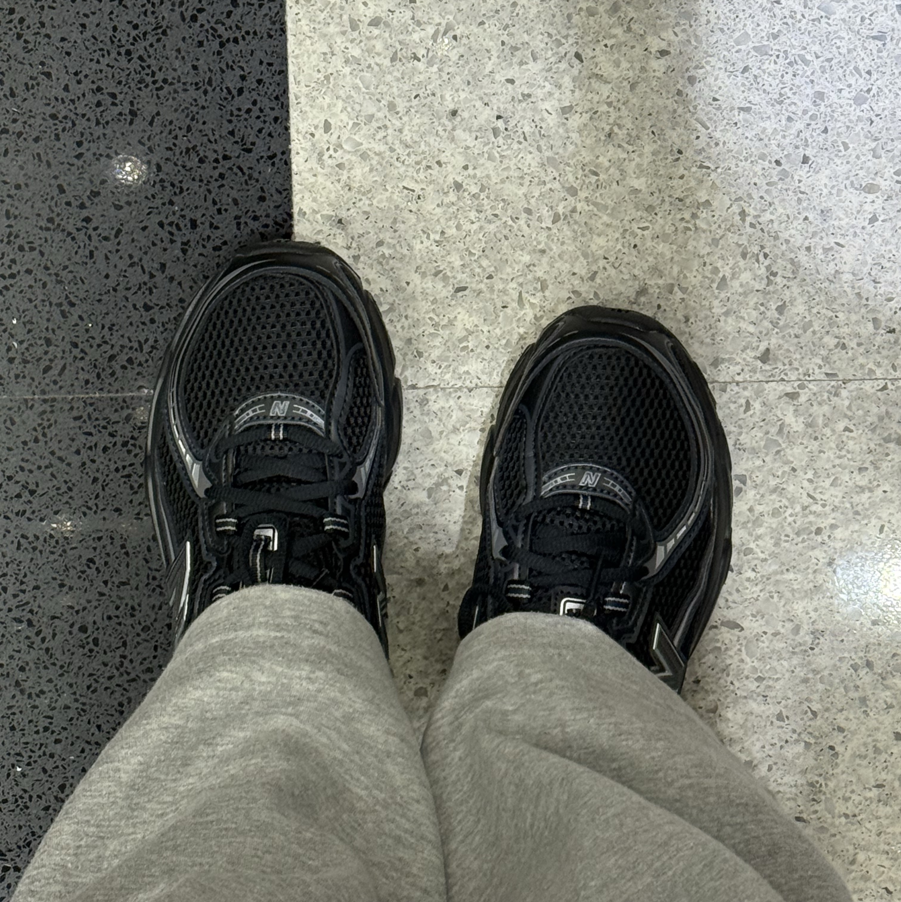 New Balance 740v2 Black Silver Metallic 착용 스타일 - 2