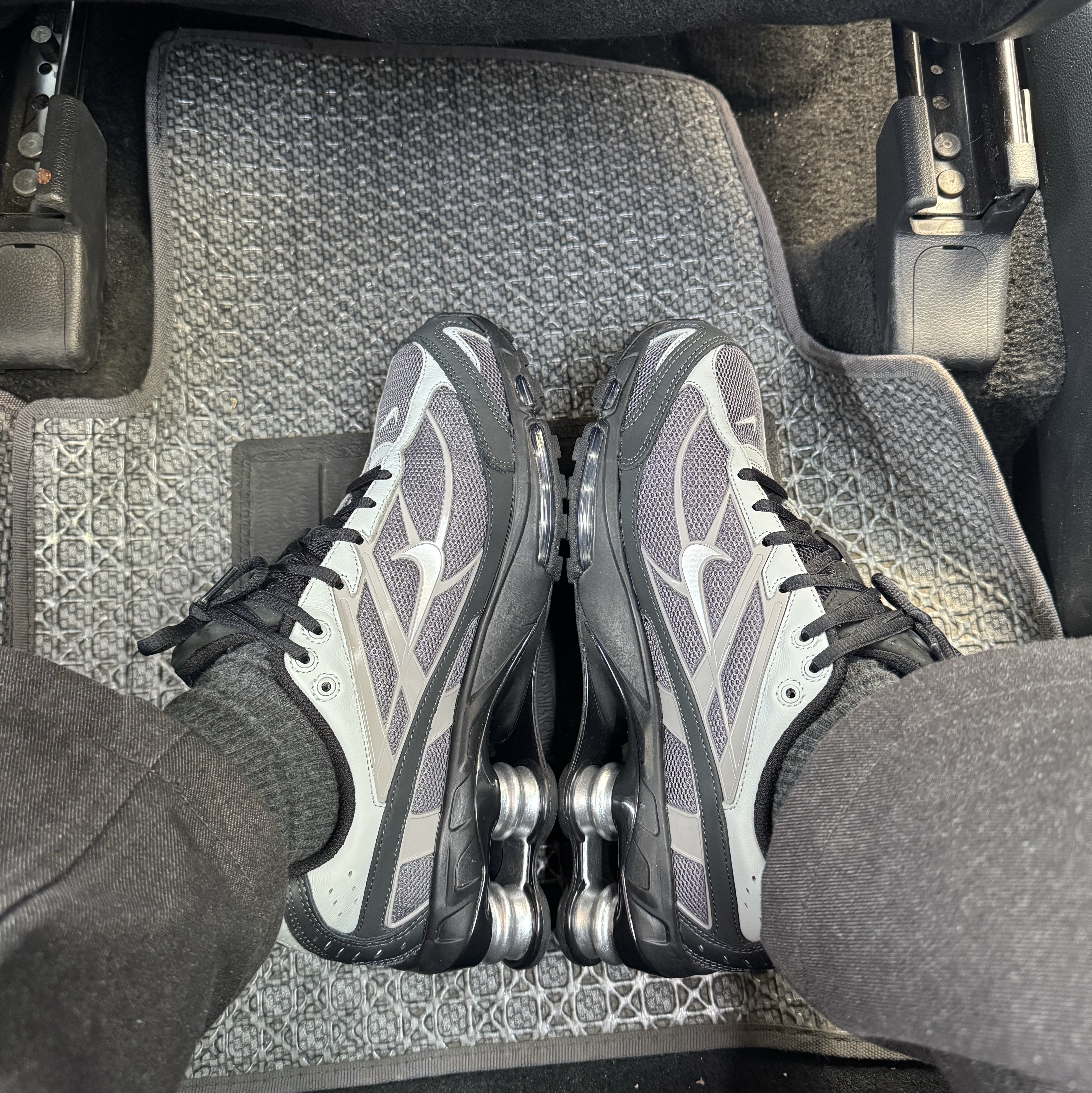 Nike Shox Ride 2 Light Graphite Anthracite 착용 스타일