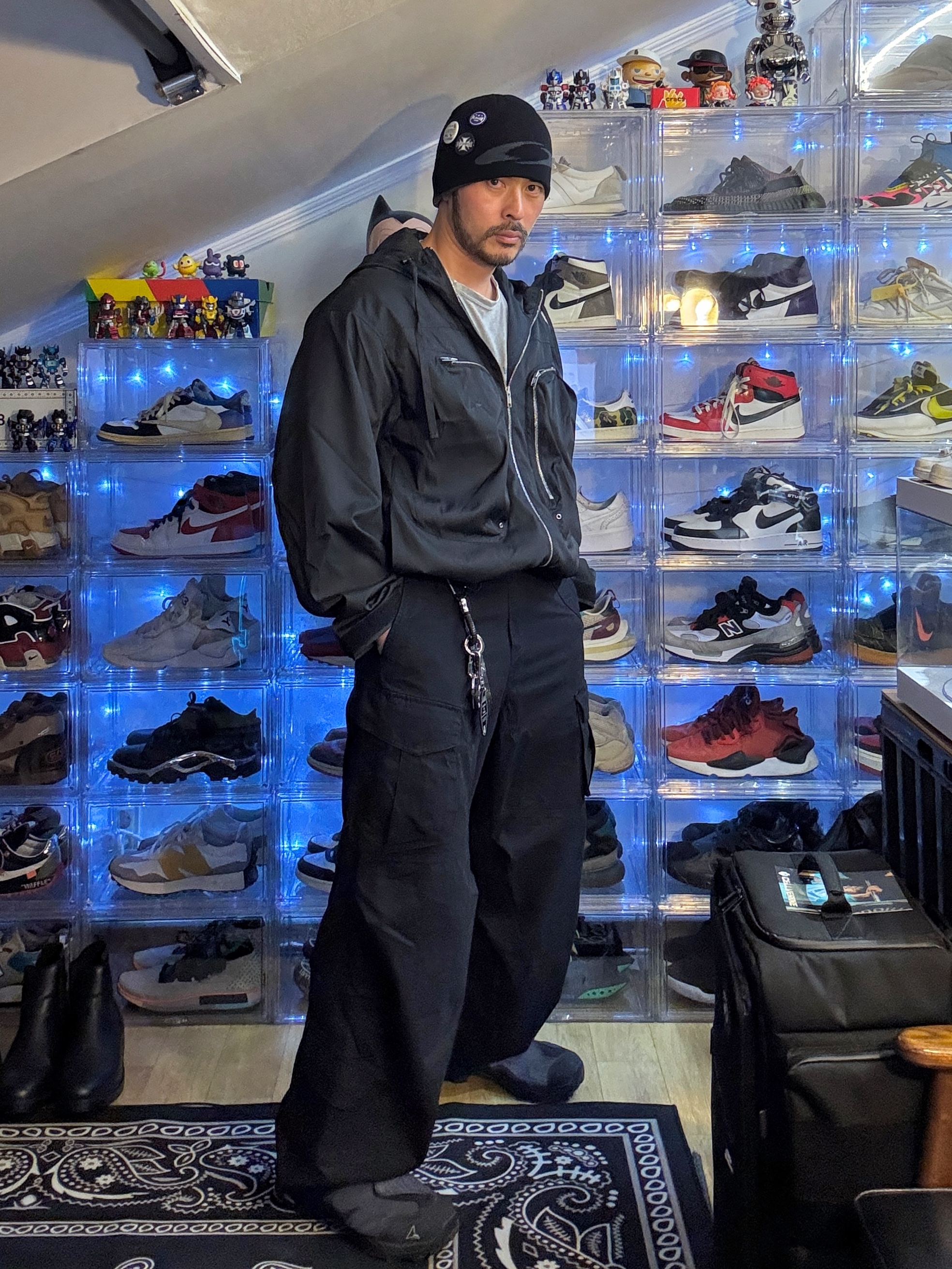 Flavorism VTG Washed Cargo Pants Black, Adidas Yeezy Boost 350 V2 Yecheil - Non-Reflective 착용 스타일 - 1