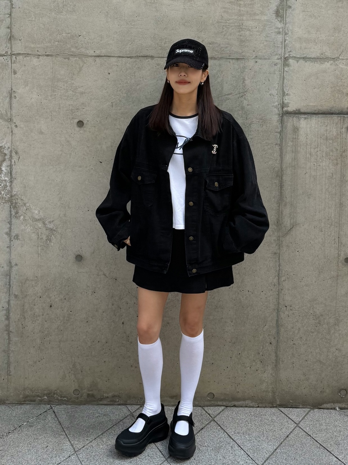Supreme 2-Tone Corduroy Camp Cap Black - 23SS, Supreme Utility Bag Black - 25SS 착용 스타일 - 2