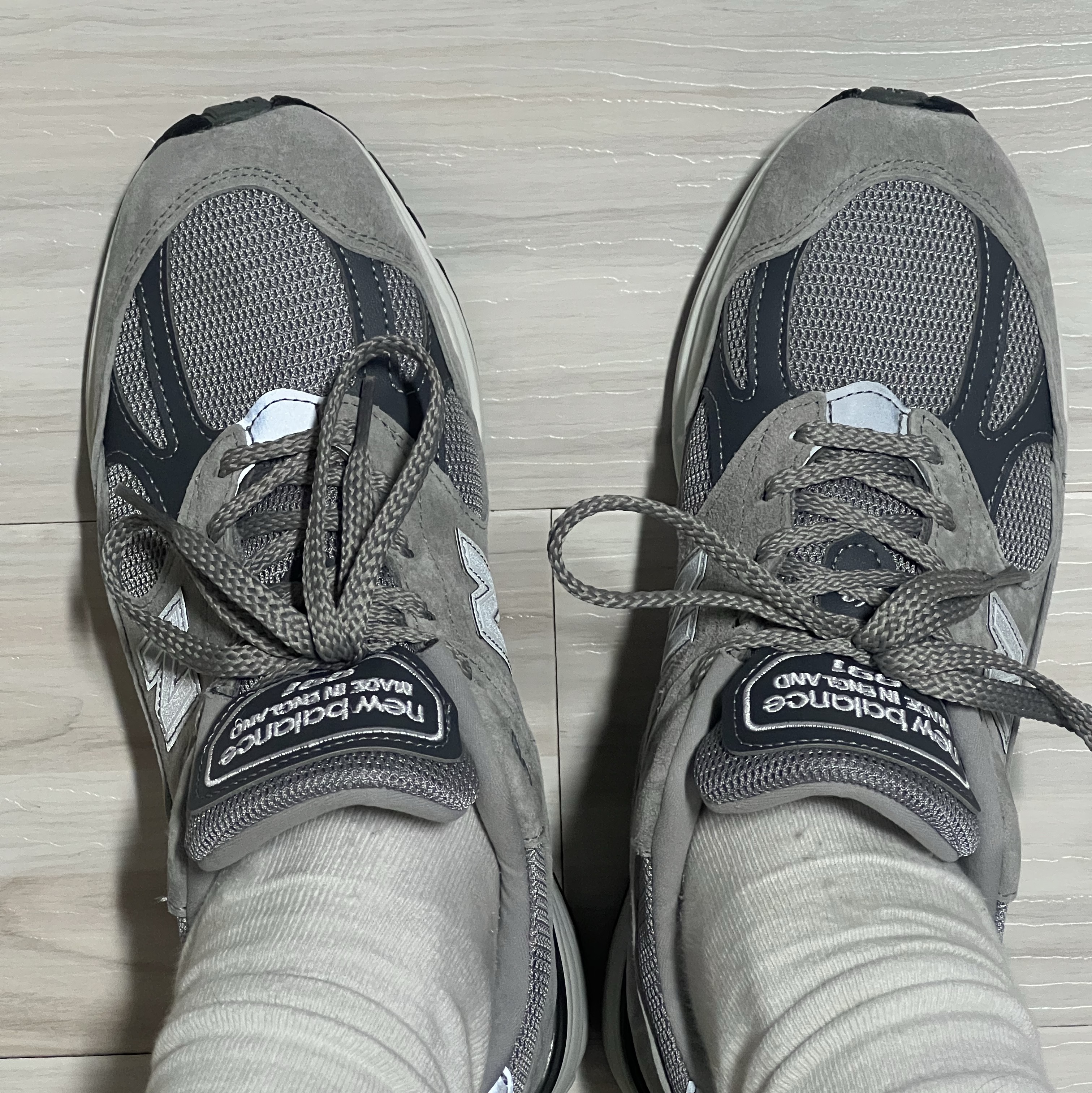 New Balance 991v2 Made in UK Rock Ridge Alloy Silver 착용 스타일