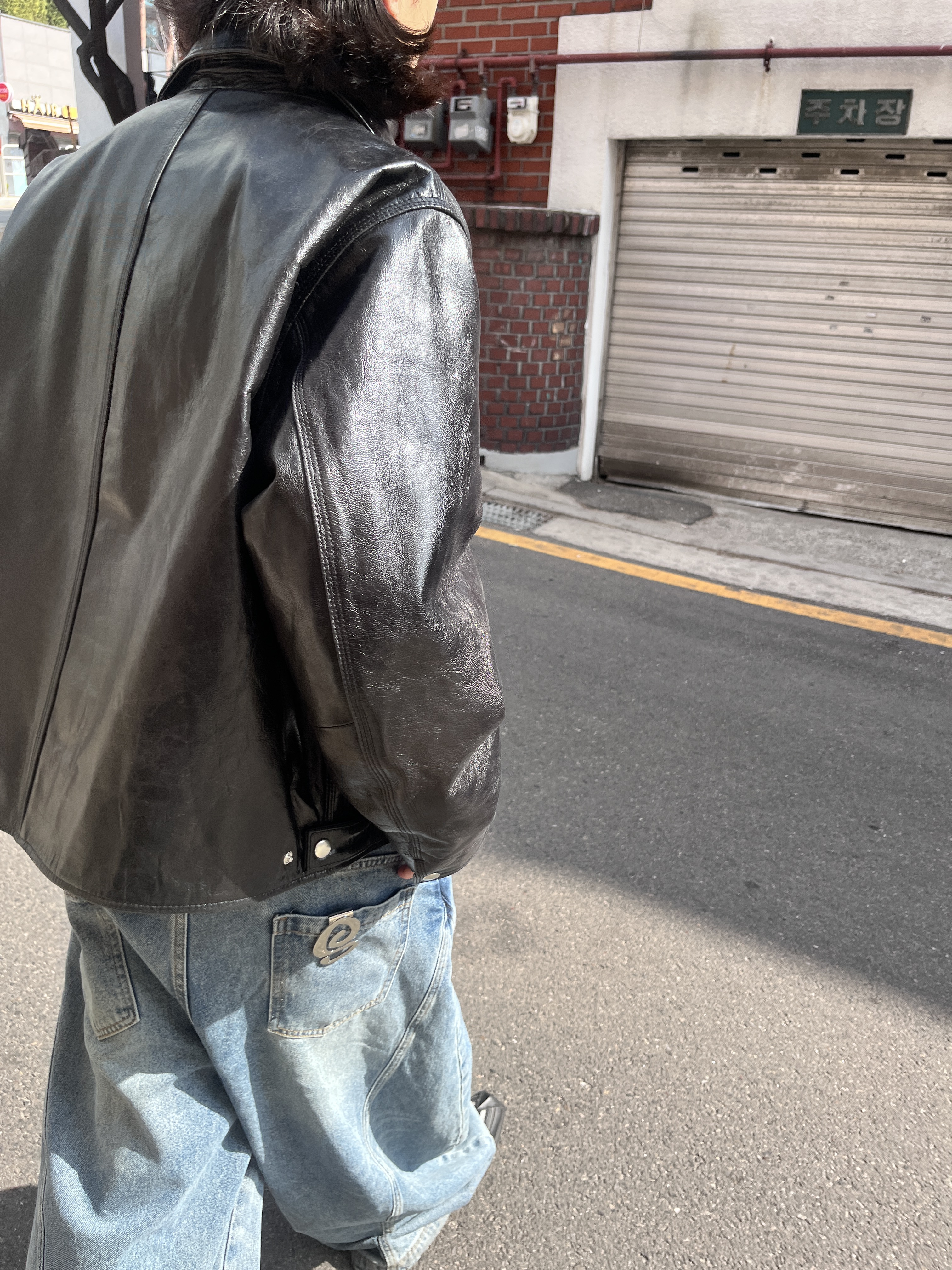 Stussy Leather Garage Jacket Black 착용 스타일 - 4