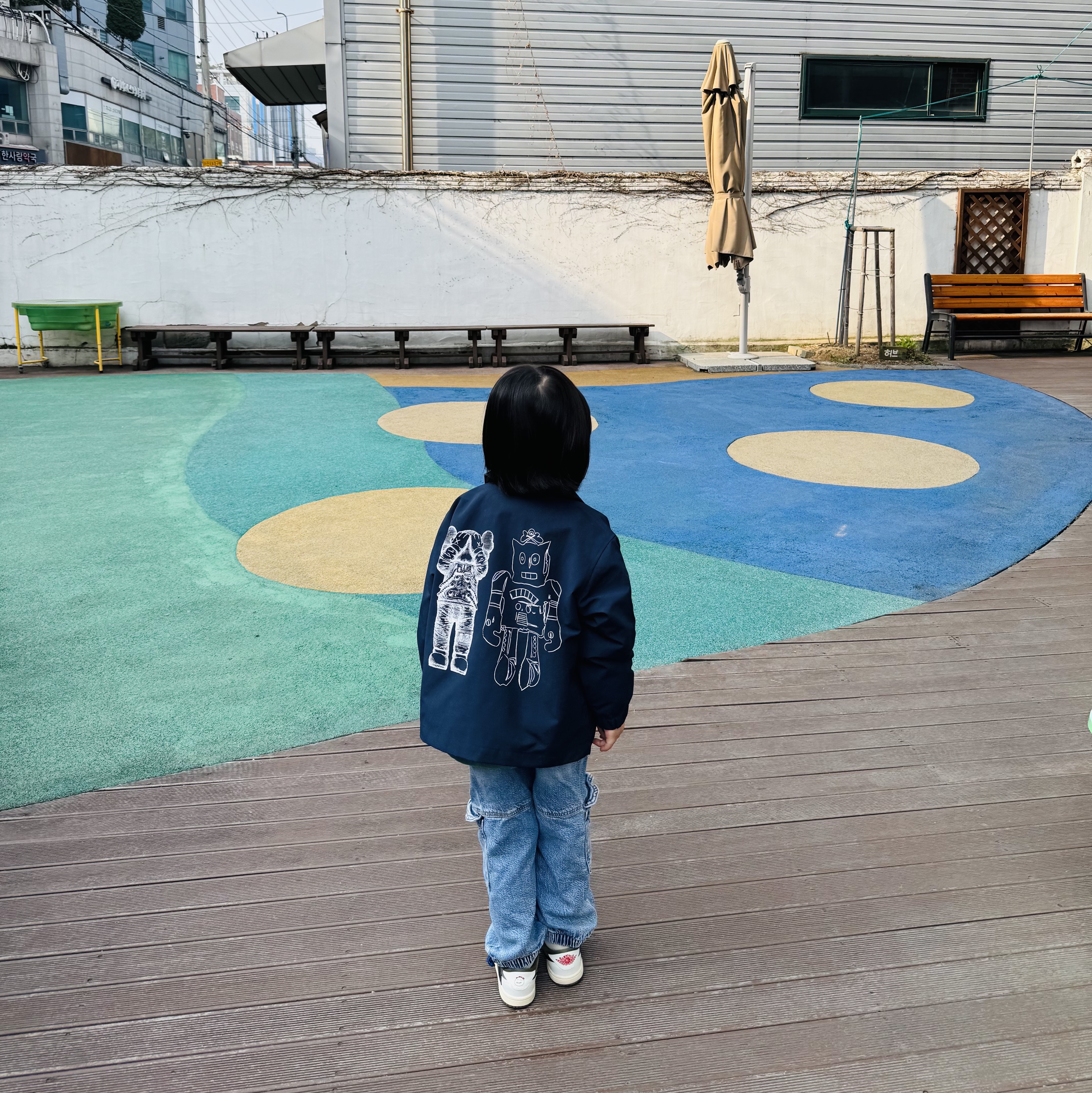 (TD) Jordan 1 x Travis Scott Retro Low OG SP Reverse Olive, (Kids) Uniqlo UT x Kaws x Warhol Coach Jacket Navy 착용 스타일 - 4