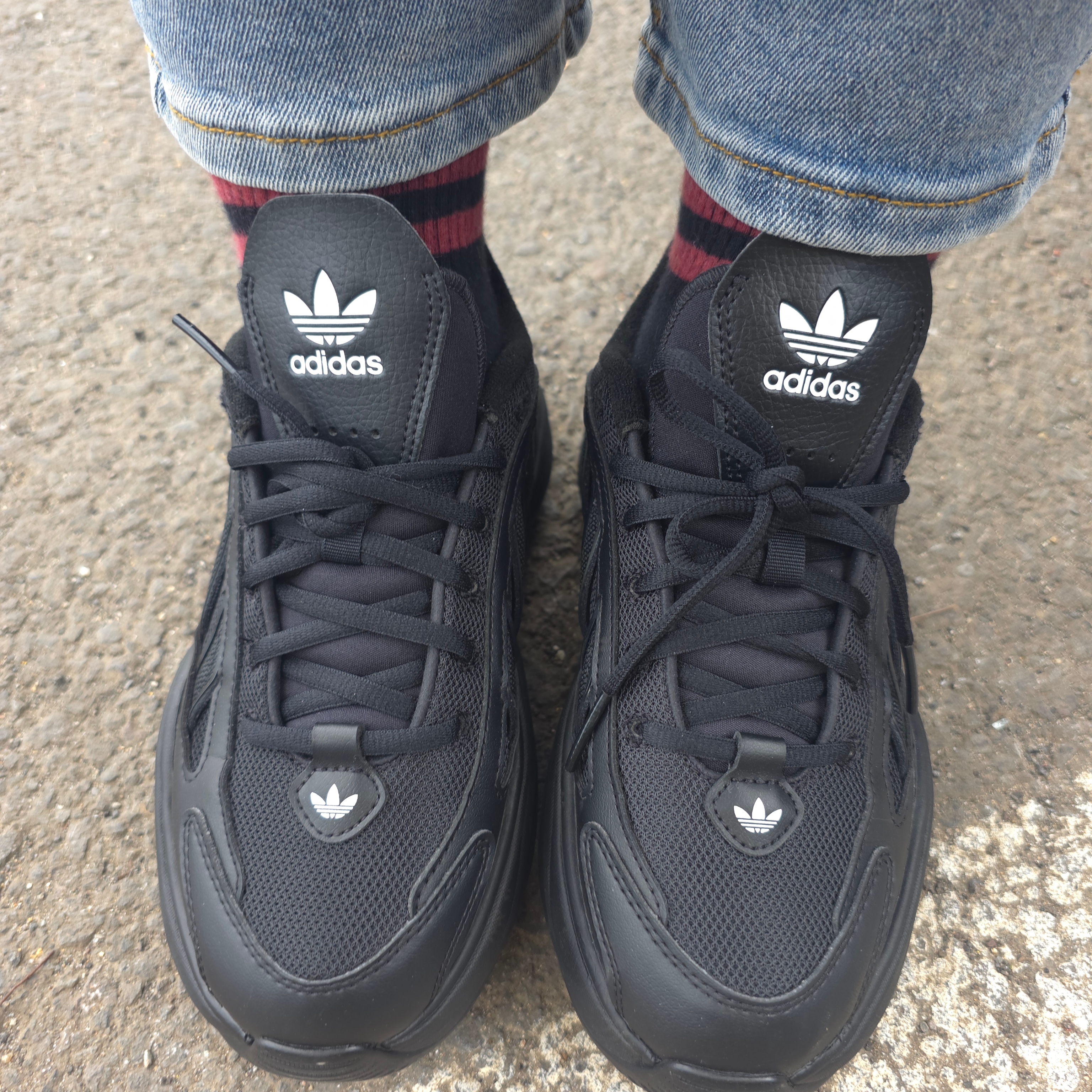 (W) Adidas Ozgaia Core Black 착용 스타일 - 2