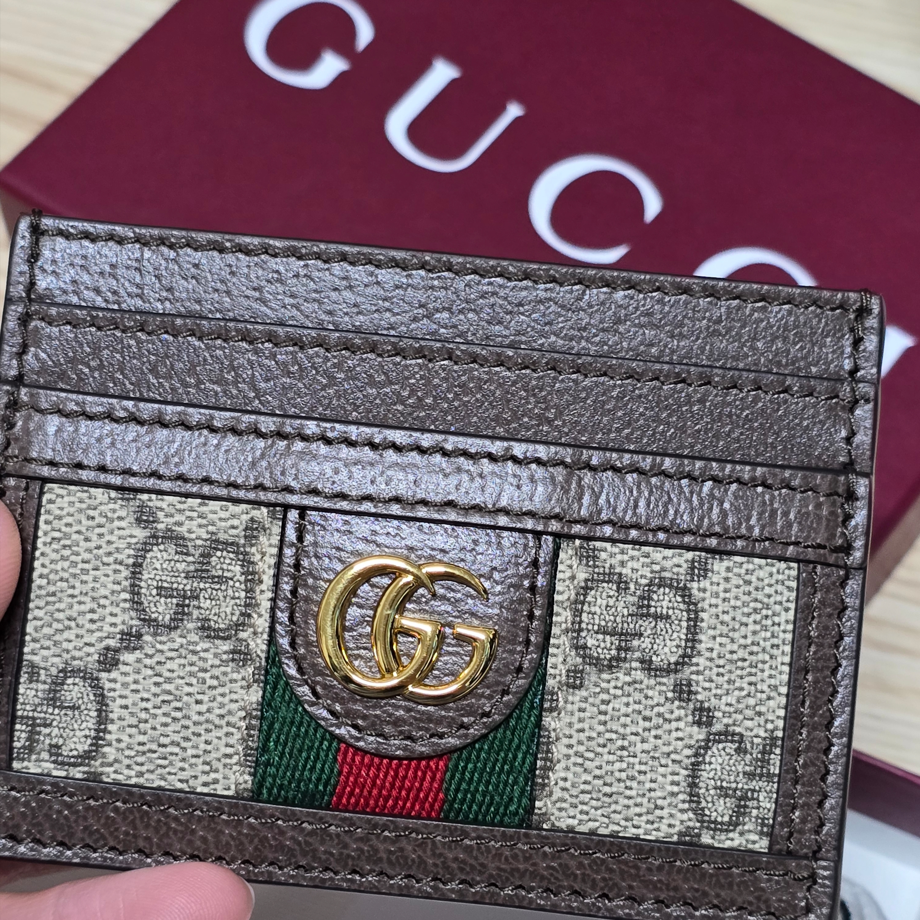 Gucci Ophidia GG Card Case Beige Ebony 착용 스타일