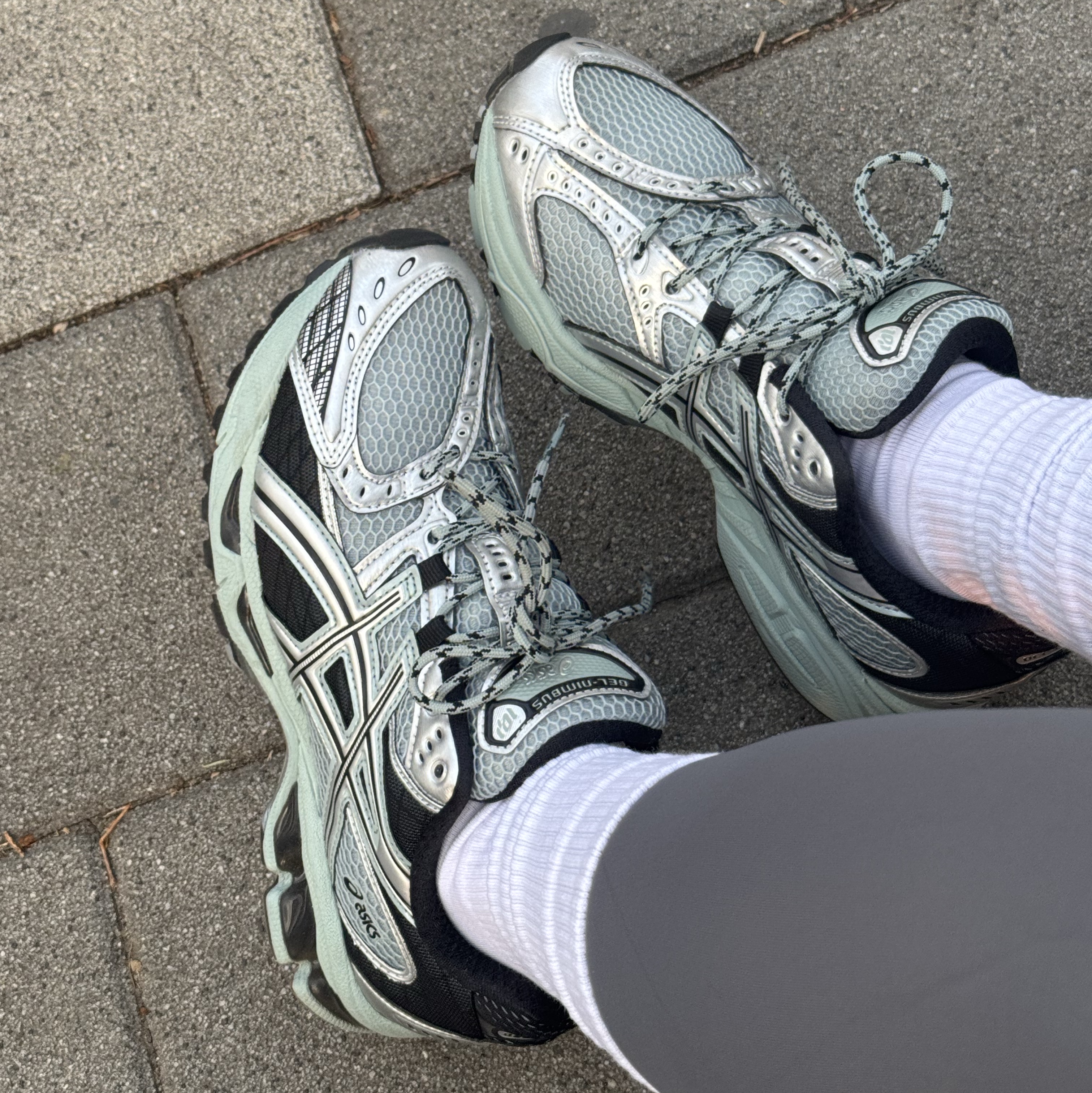 Asics Gel-Nimbus 10.1 Ocean Haze Pure Silver 착용 스타일
