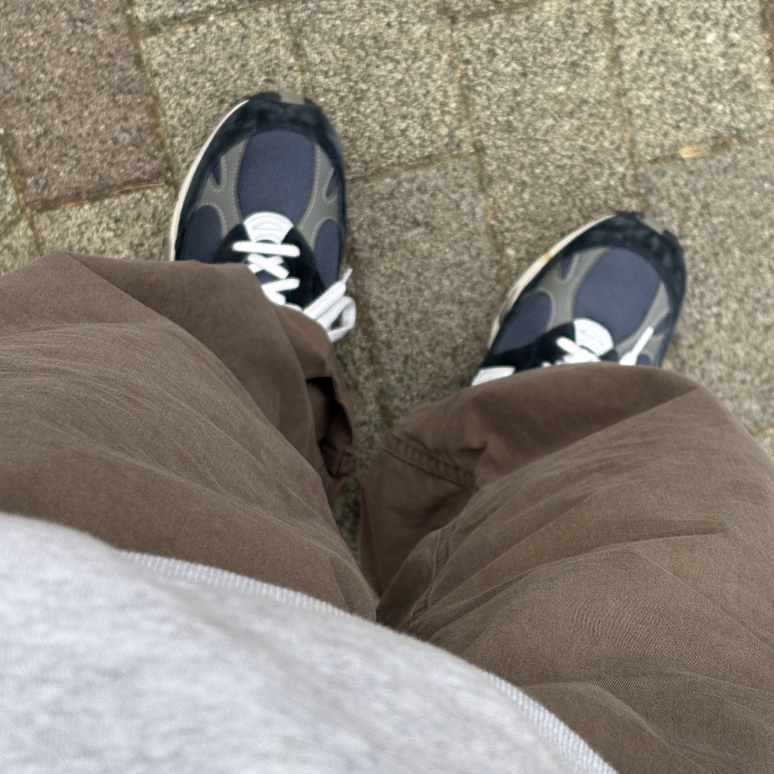 New Balance 991 Made in UK Navy, Palace Sofar Crew Grey Marl - 24FW 착용 스타일