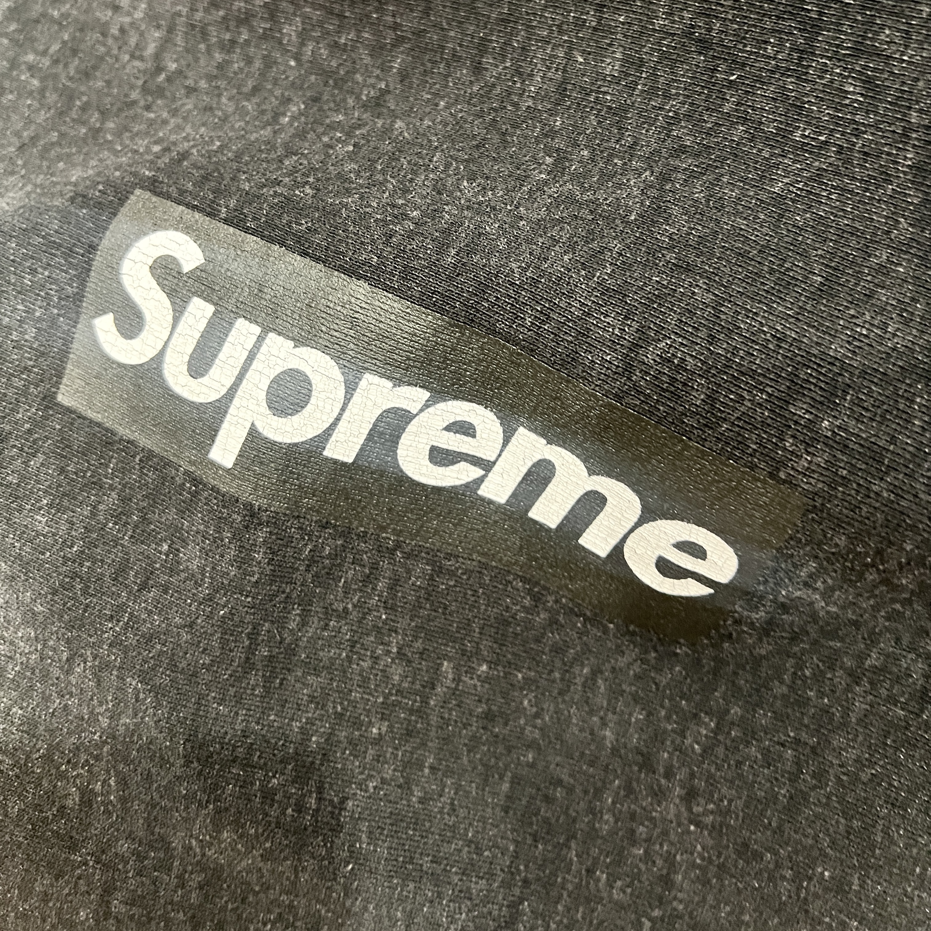 Supreme Washed Box Logo Crewneck Black - 25SS 착용 스타일