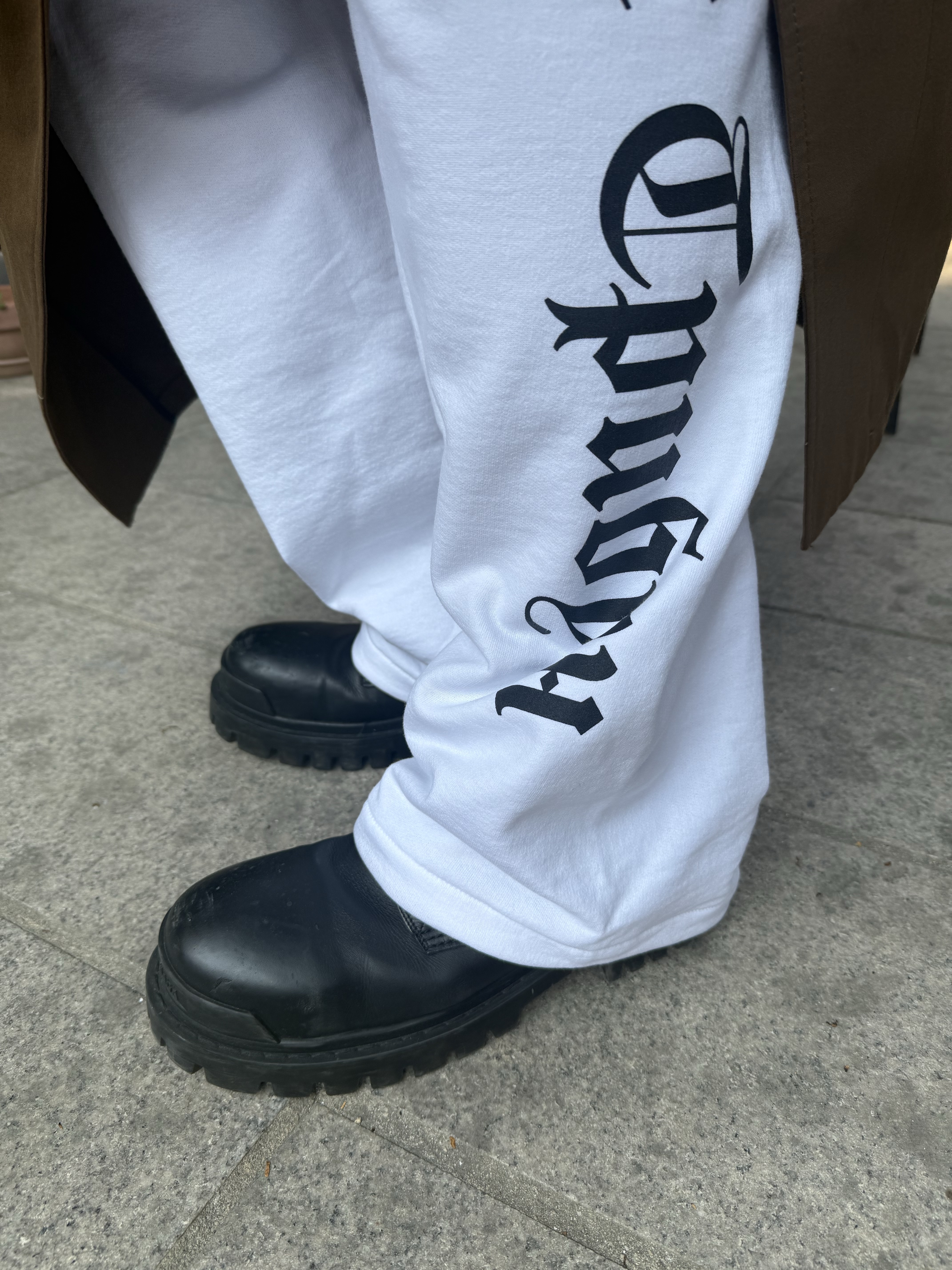 Stussy Wave Dye Beach Shell Jacket Green, Balenciaga Strike 20mm Lace-Up Boot Black 착용 스타일 - 2