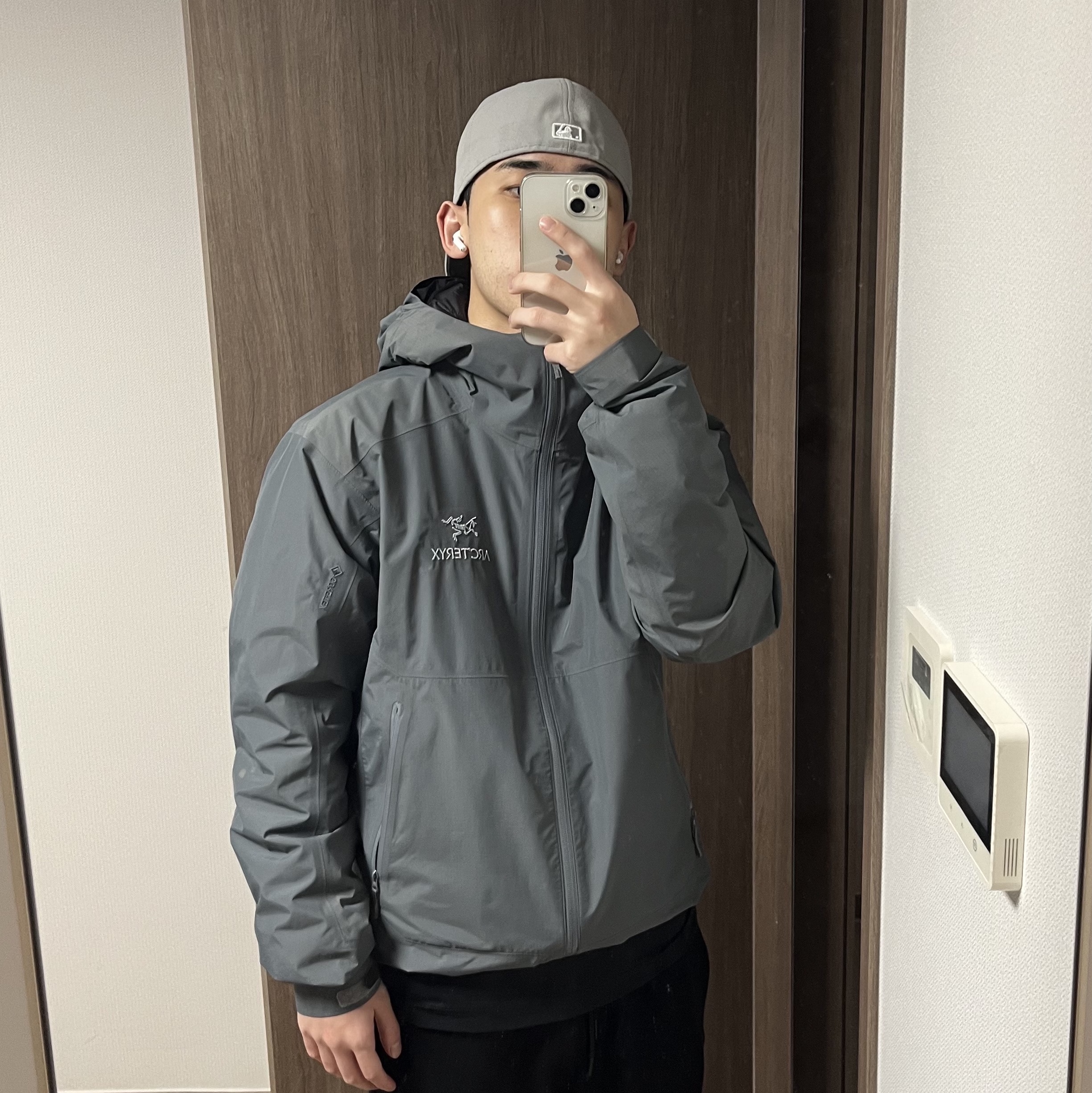 Arc'teryx Zeta SL Jacket Microchip 착용 스타일