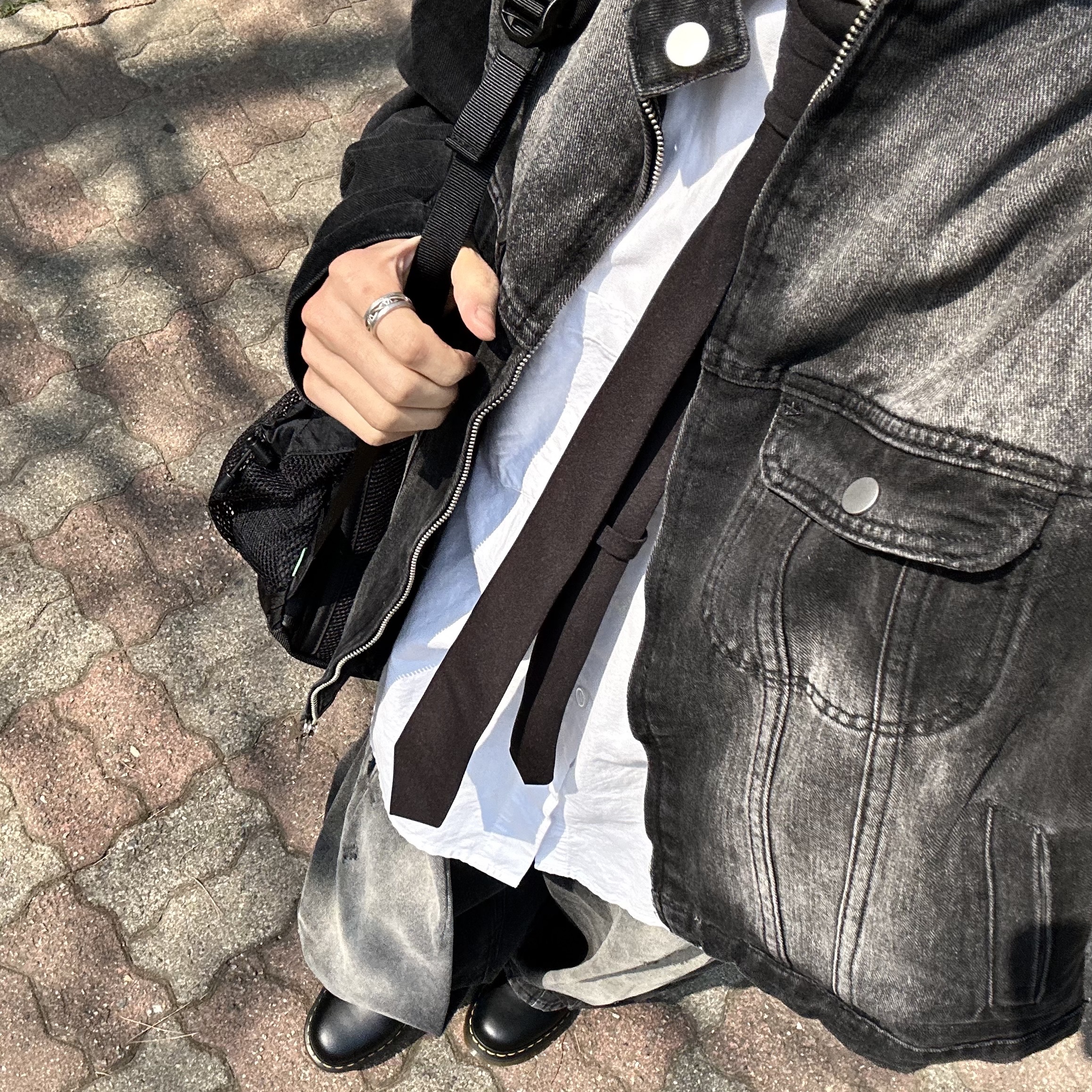 The North Face Borealis II Black, Dr. Martens 1461 Smooth Black 착용 스타일 - 1