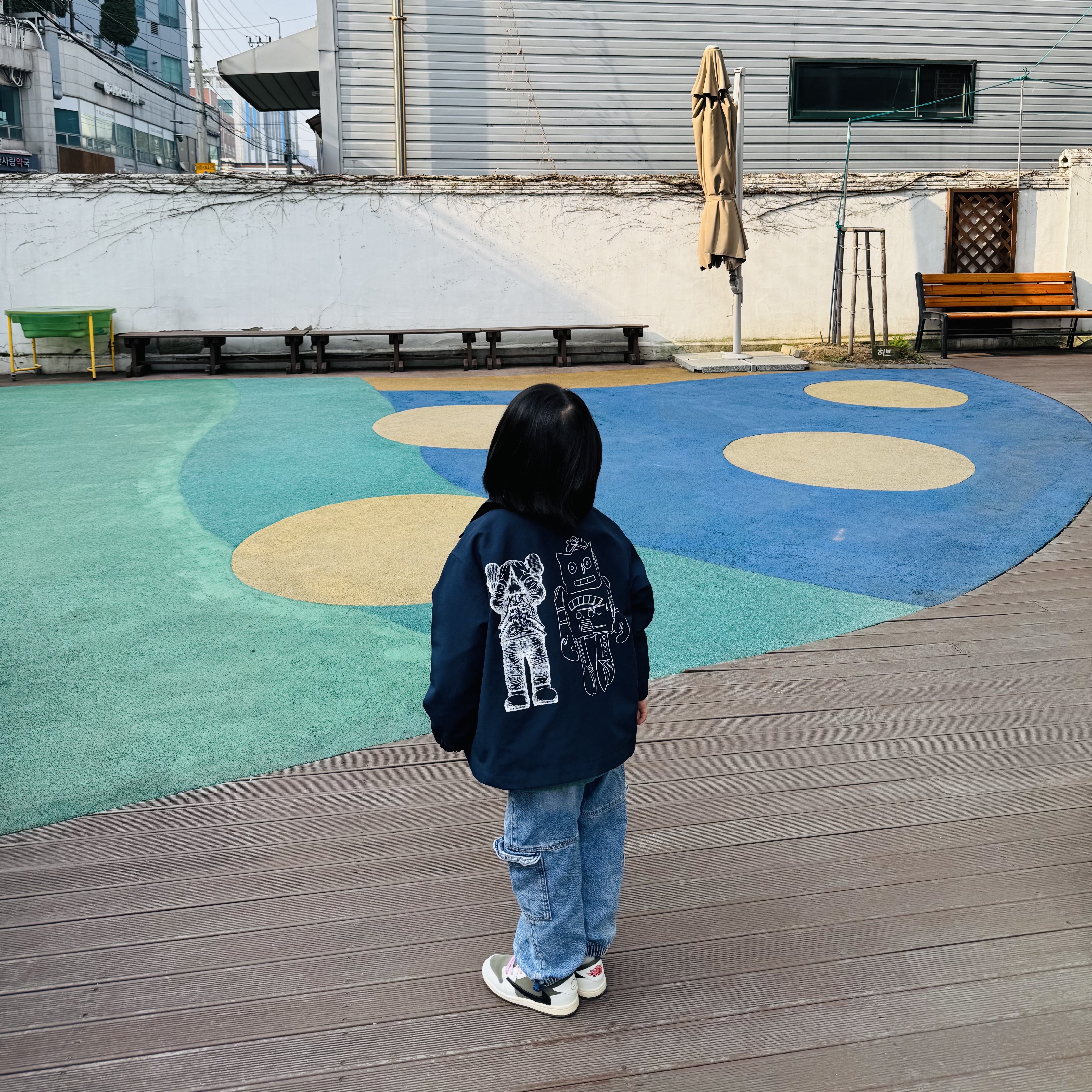 (TD) Jordan 1 x Travis Scott Retro Low OG SP Reverse Olive, (Kids) Uniqlo UT x Kaws x Warhol Coach Jacket Navy 착용 스타일 - 5