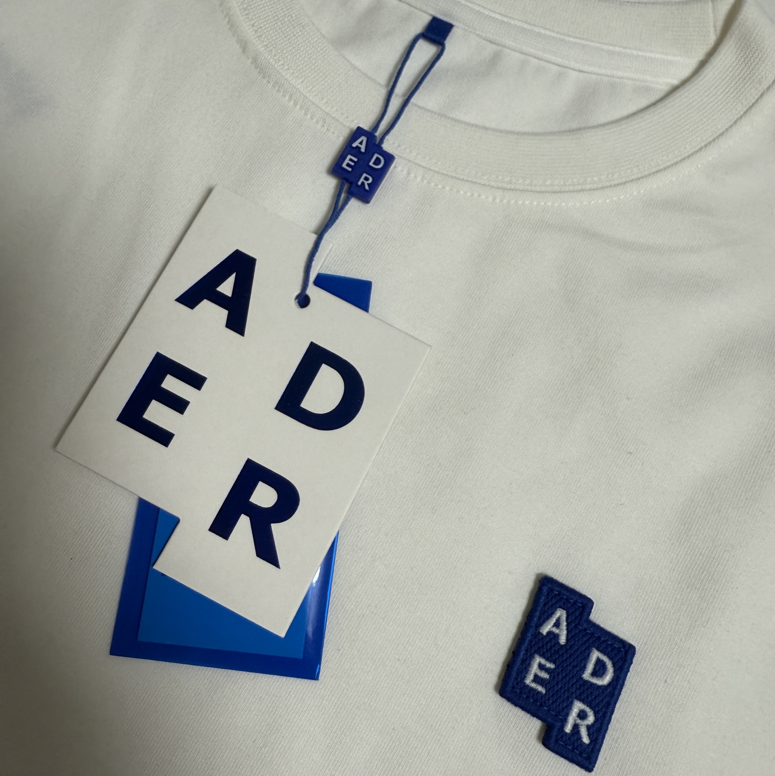 Ader Error Sig; TRS/BL Tag T-Shirt 01 Off White 착용 스타일