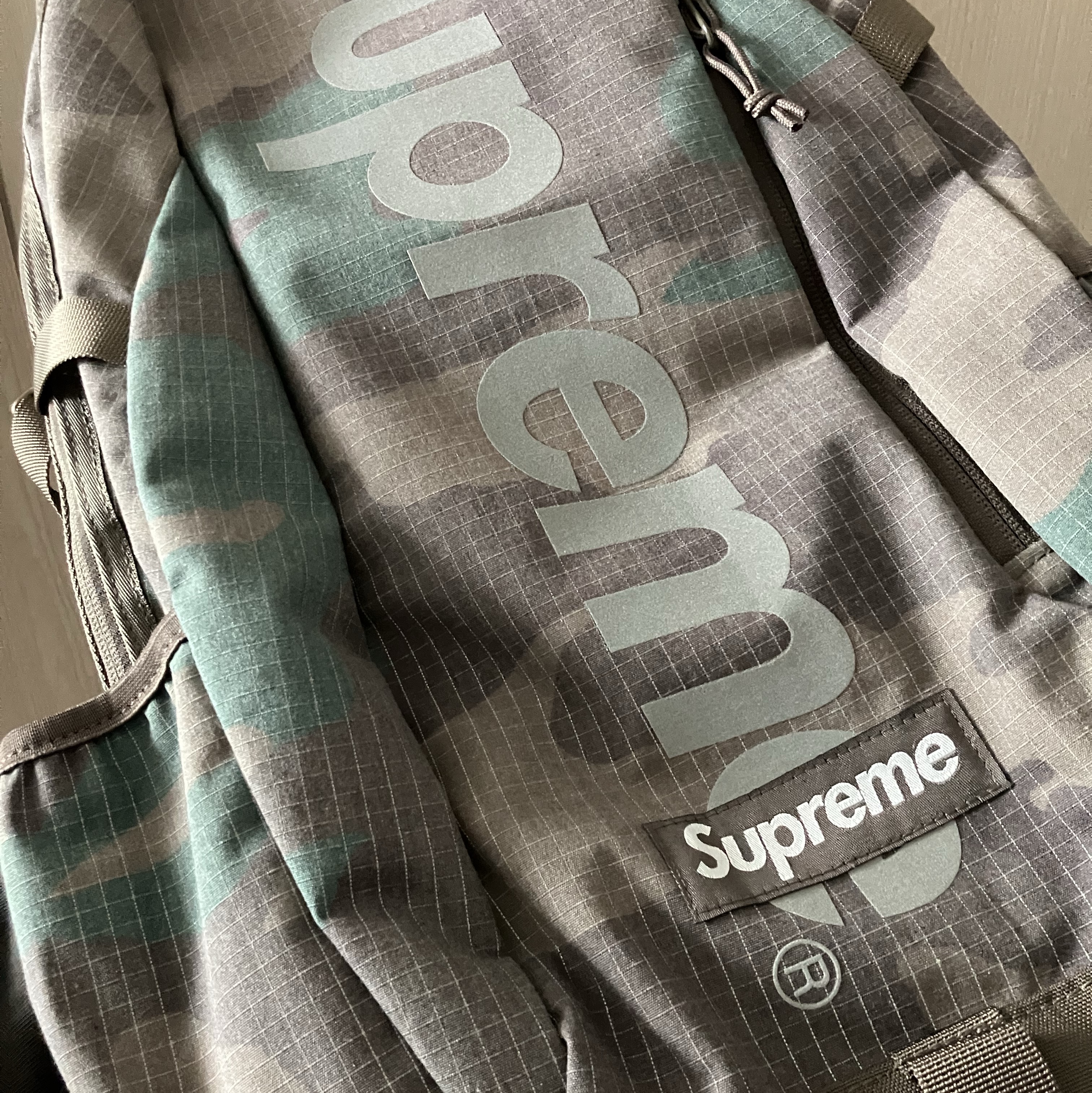 Supreme Backpack Woodland Camo - 24SS 착용 스타일
