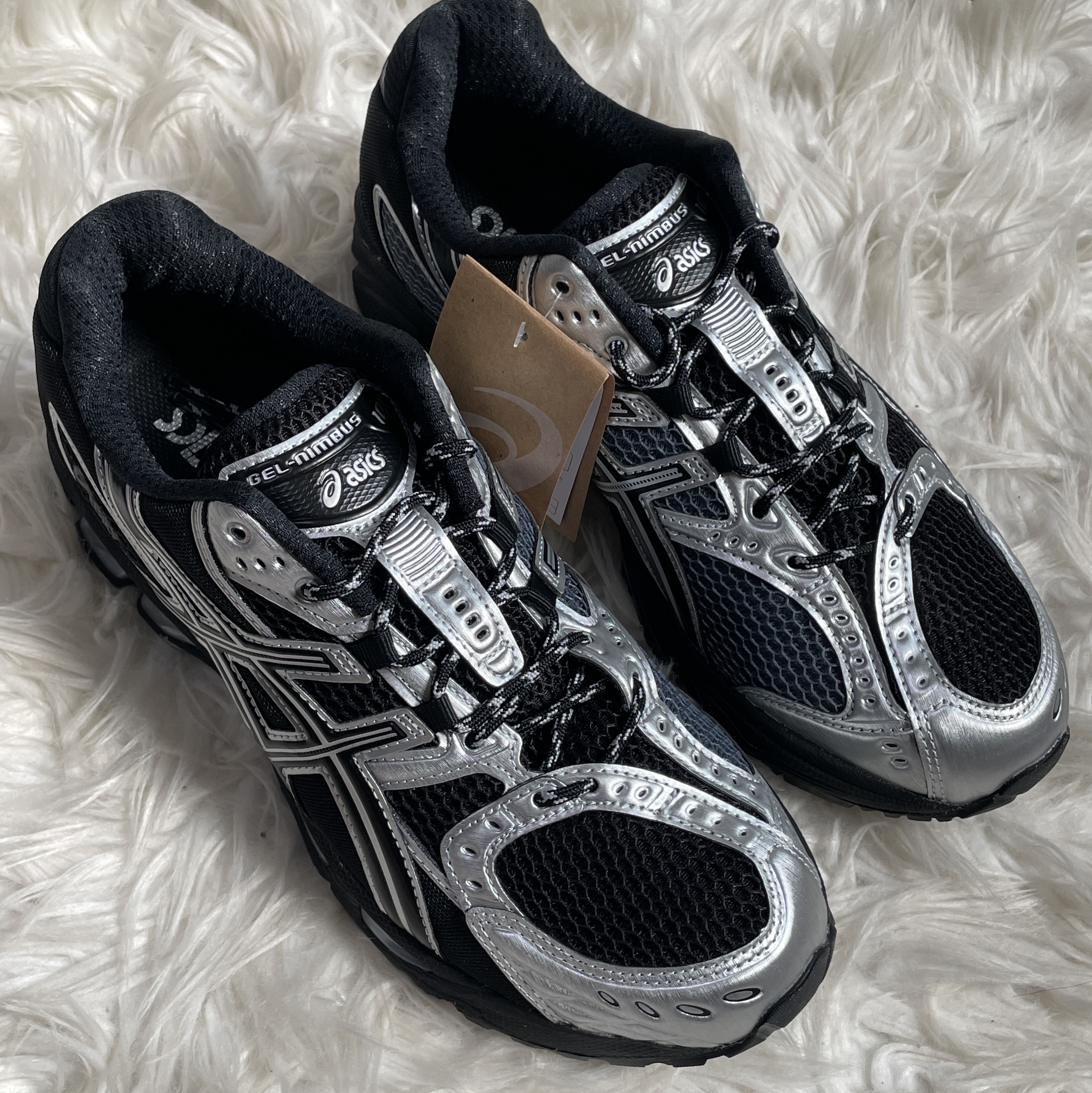 Asics Gel-Nimbus 10.1 Black Pure Silver - Korea Exclusive 착용 스타일 - 2