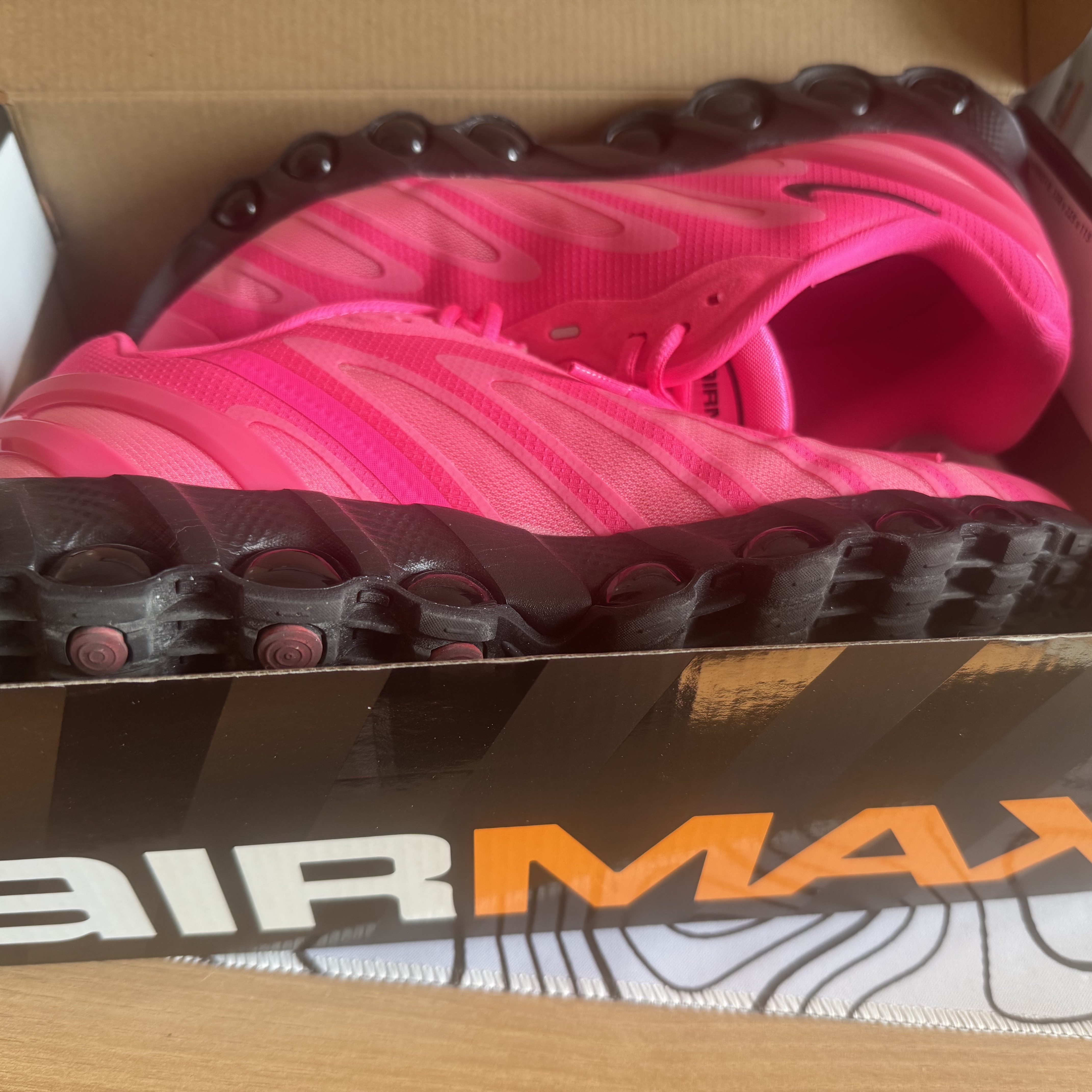 Nike Air Max Dn8 Hyper Pink 착용 스타일 - 1