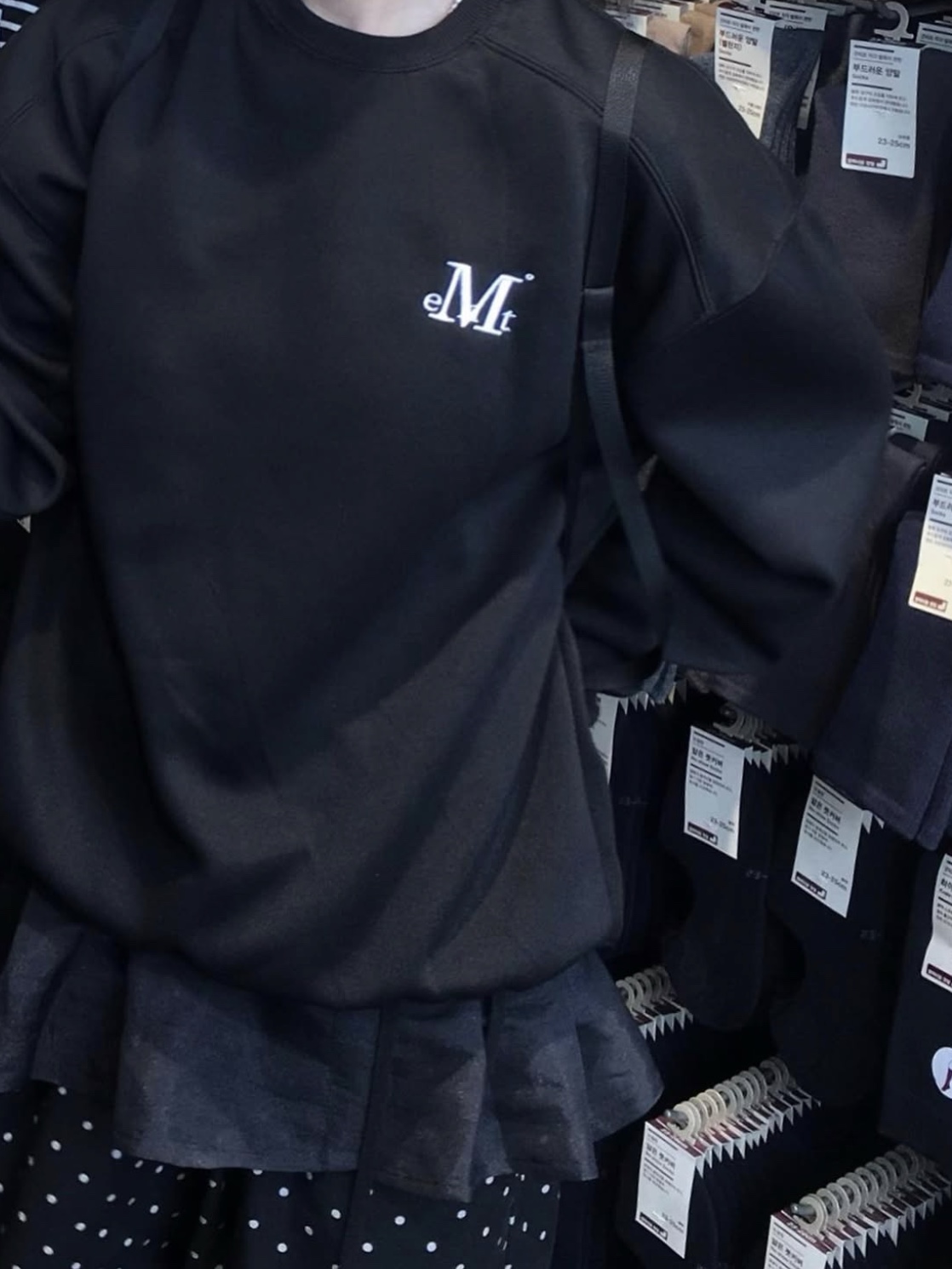 MUCENT Signature Basic Logo Mtm Black 착용 스타일 - 3