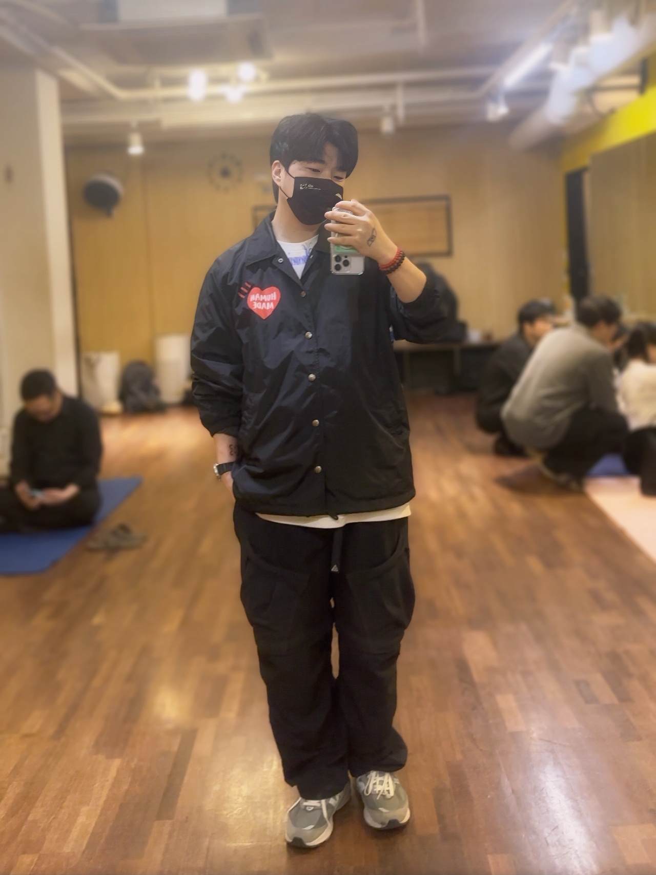 Human Made Coach Jacket Black, Supreme Announcing T-Shirt White - 25SS 착용 스타일